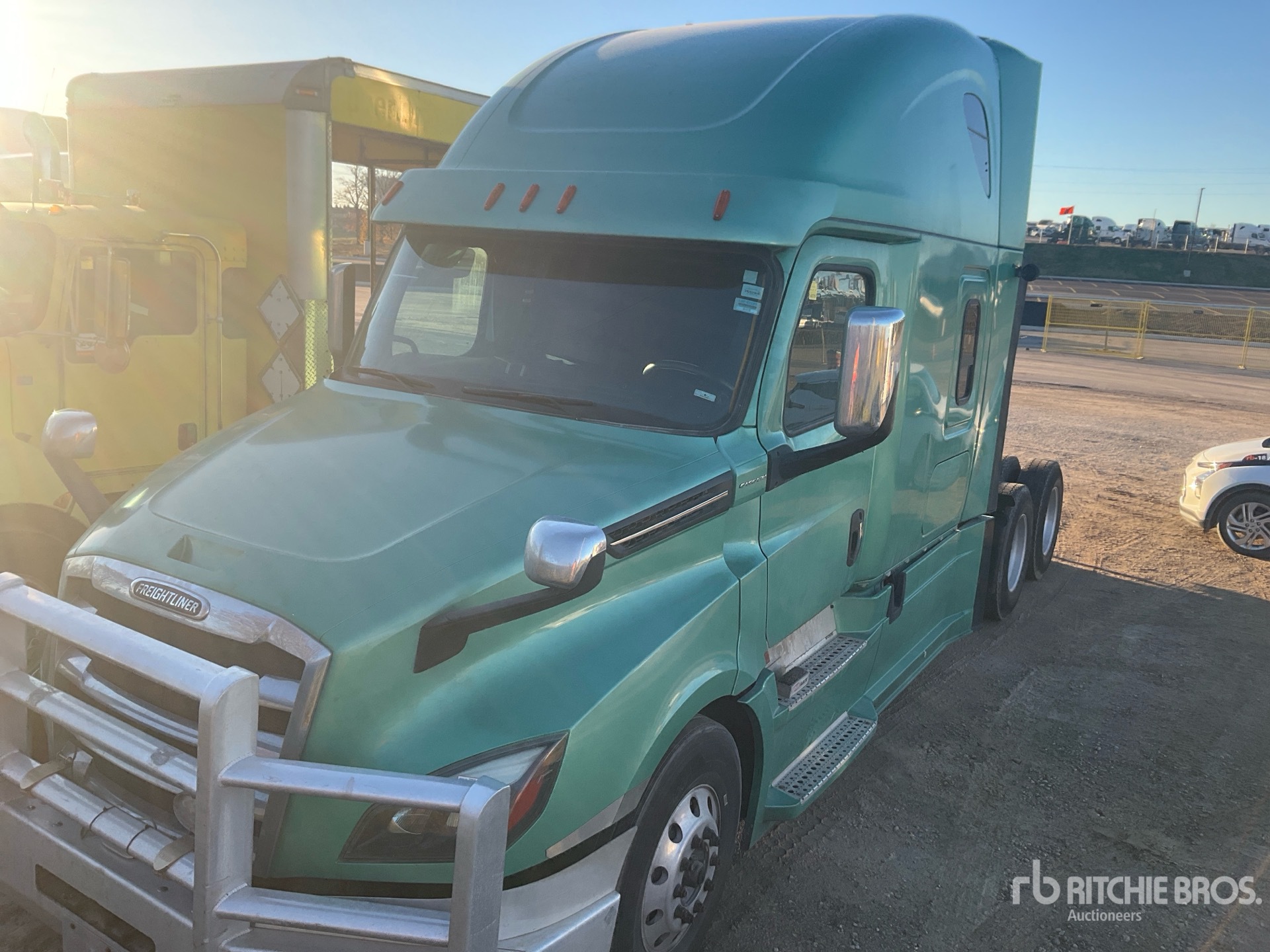 2019 Freightliner CASCADIA 126