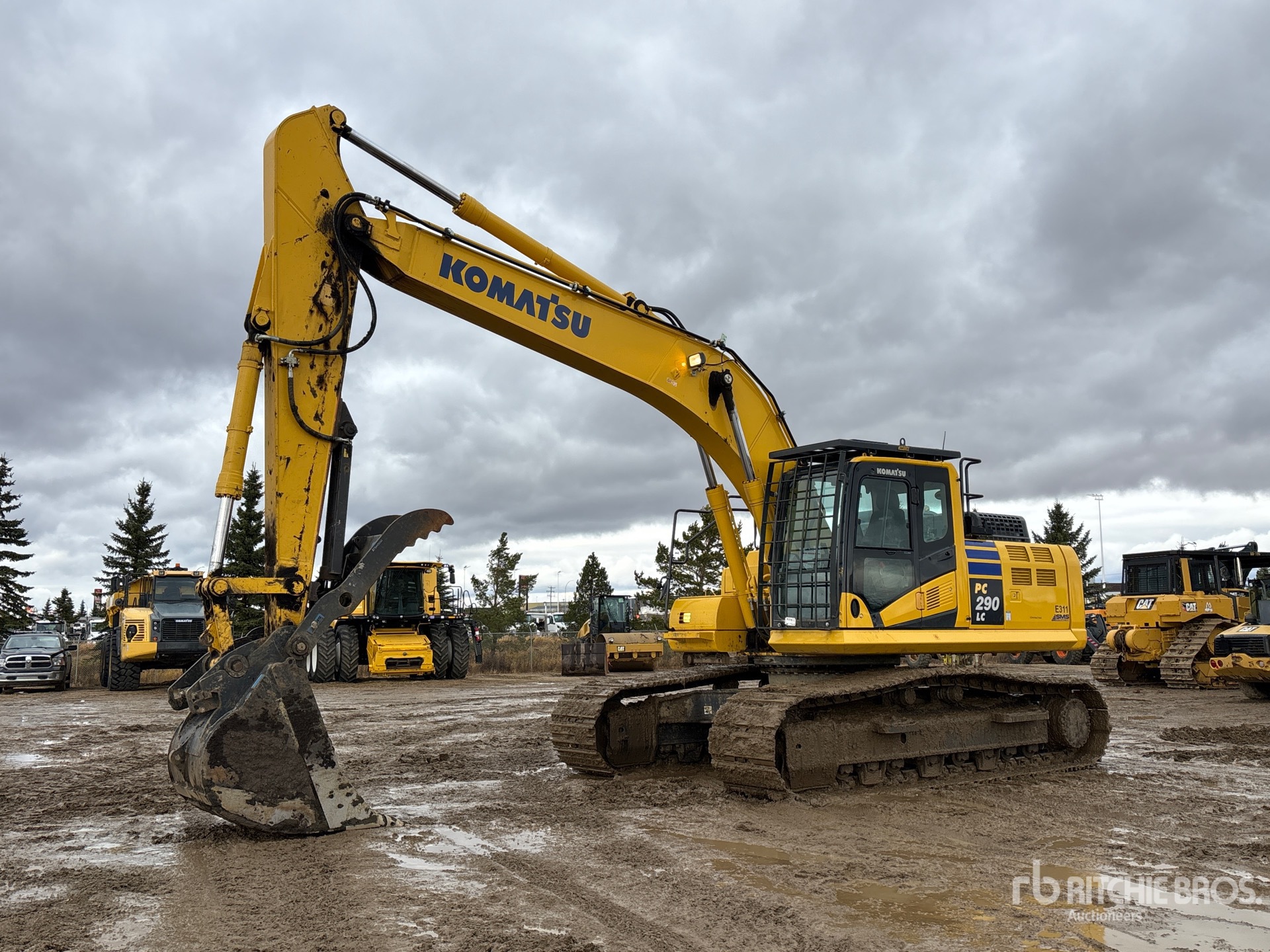 2022 Komatsu PC290LC-11