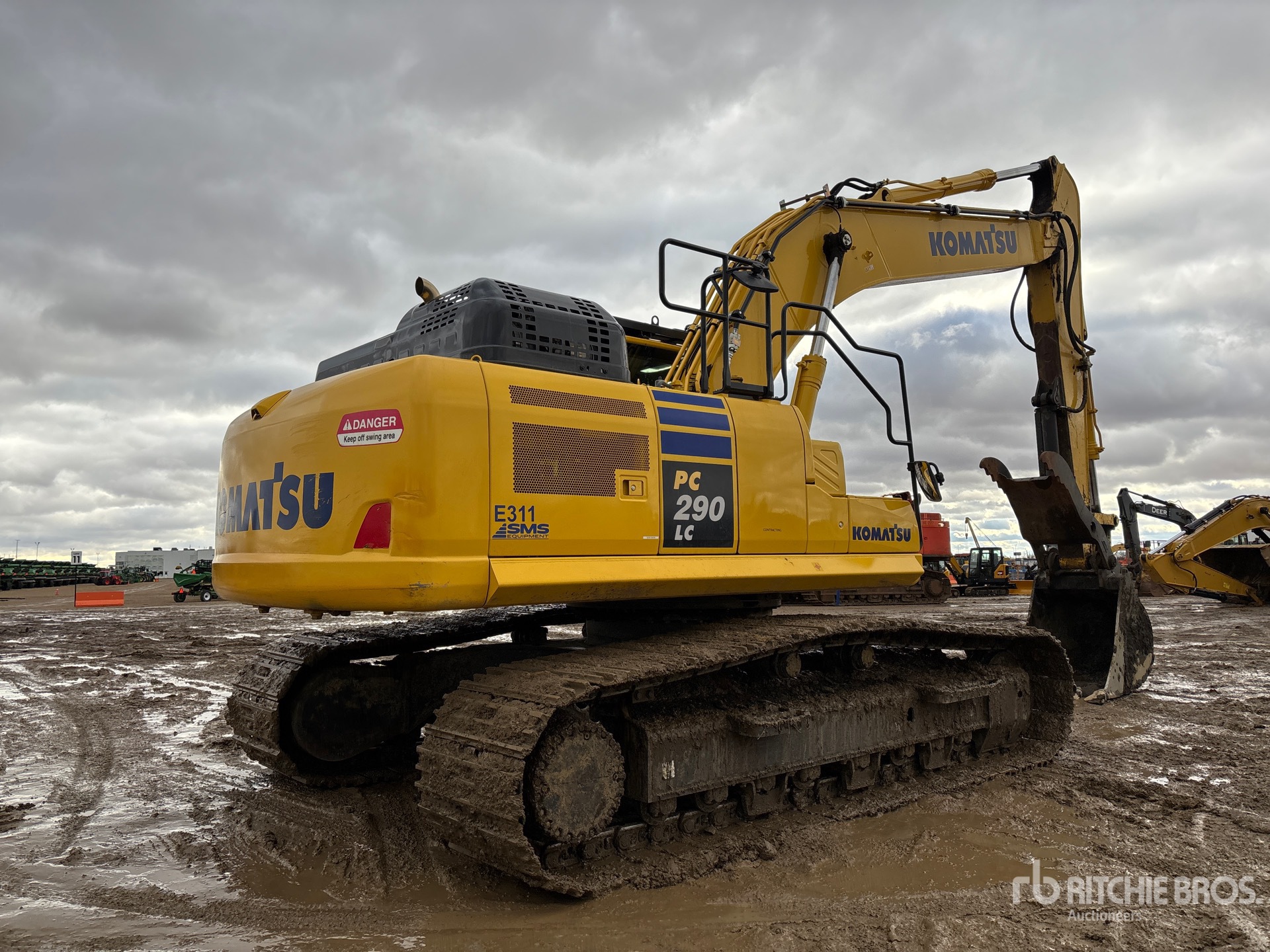 2022 Komatsu PC290LC-11