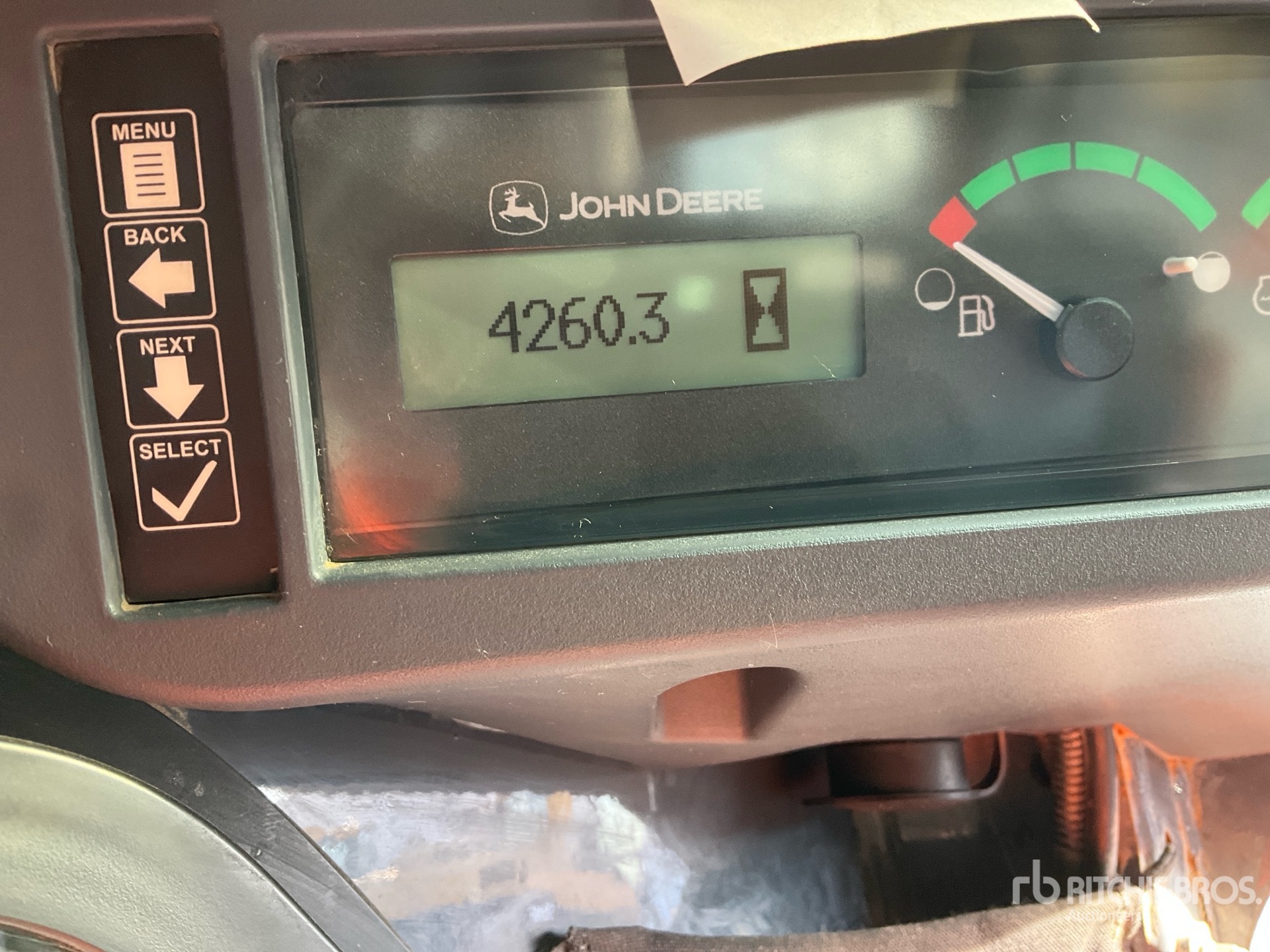2016 John Deere 323E