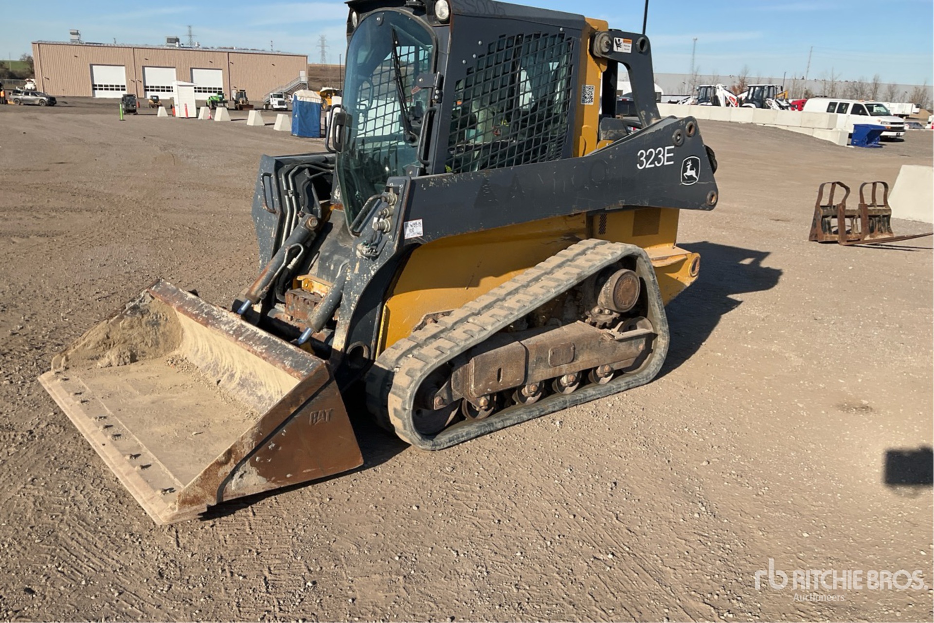 2016 John Deere 323E