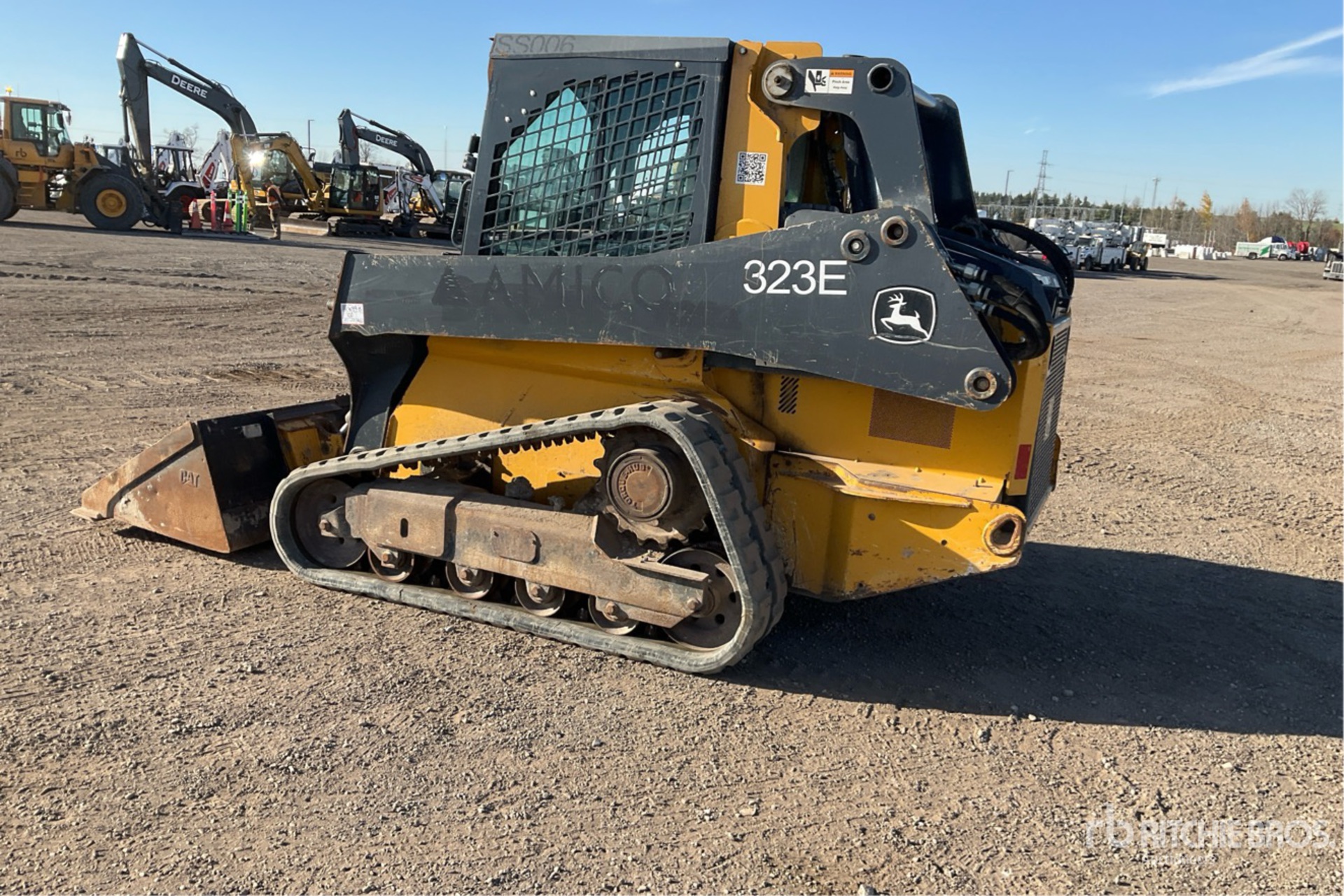 2016 John Deere 323E
