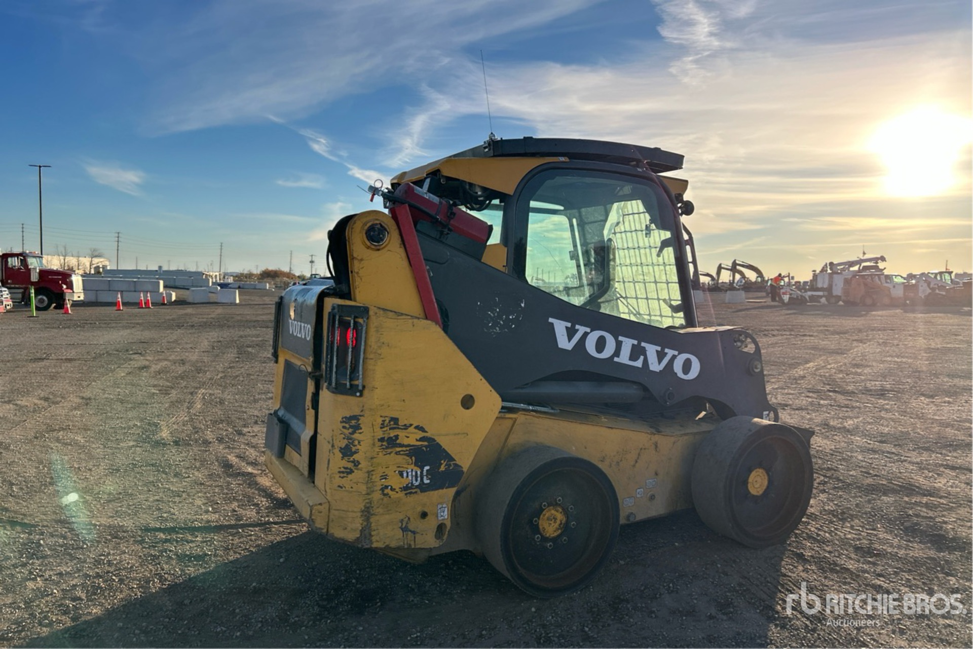 2014 Volvo MC110C