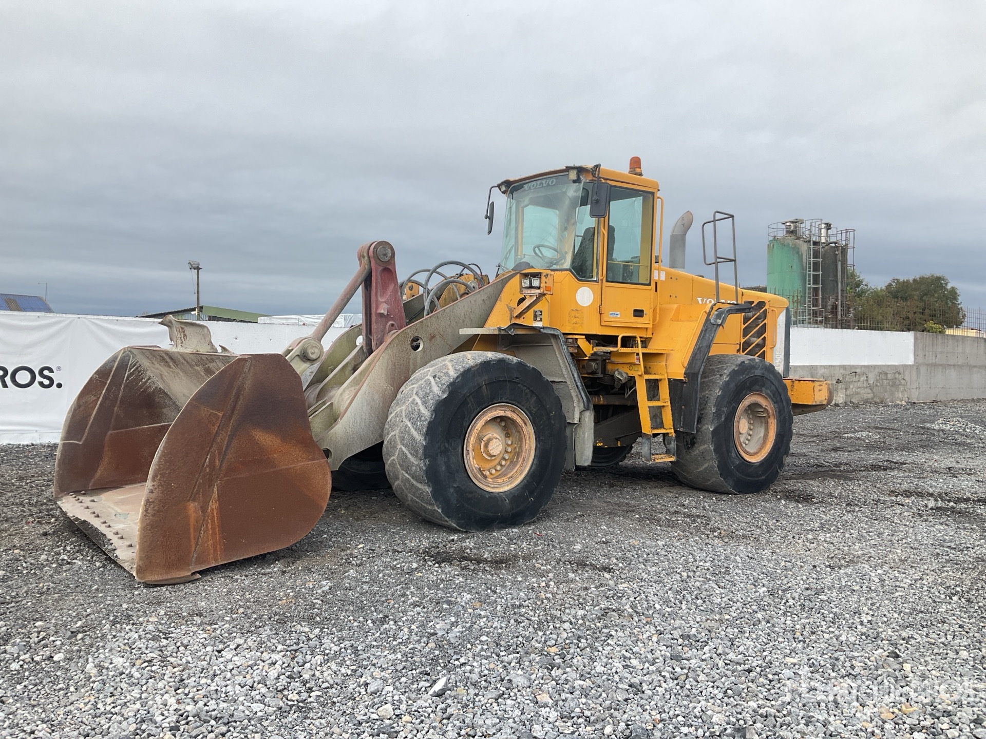 Photo of 2004 Volvo L150E