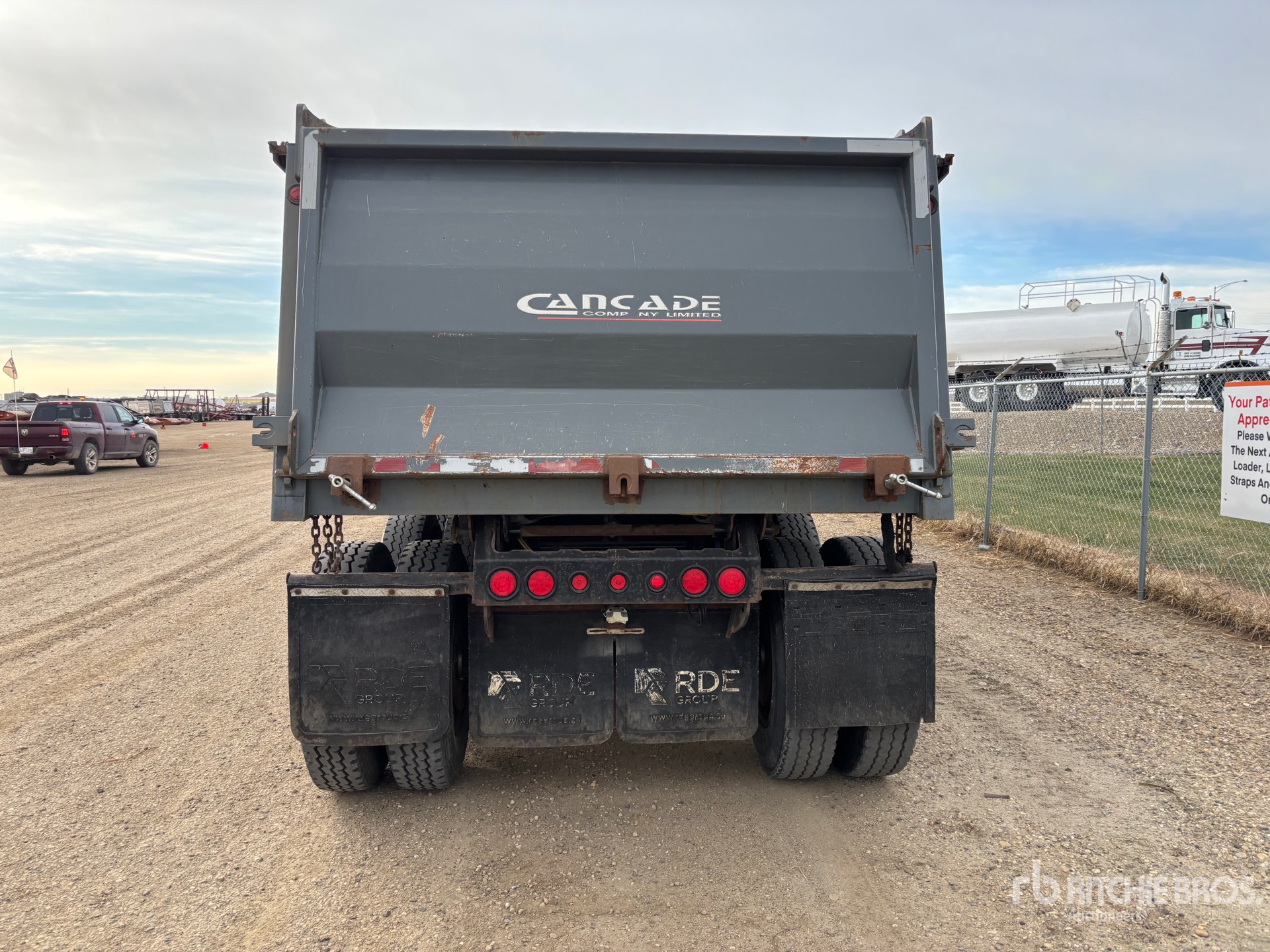 2017 Cancade 38 FT TRI/A