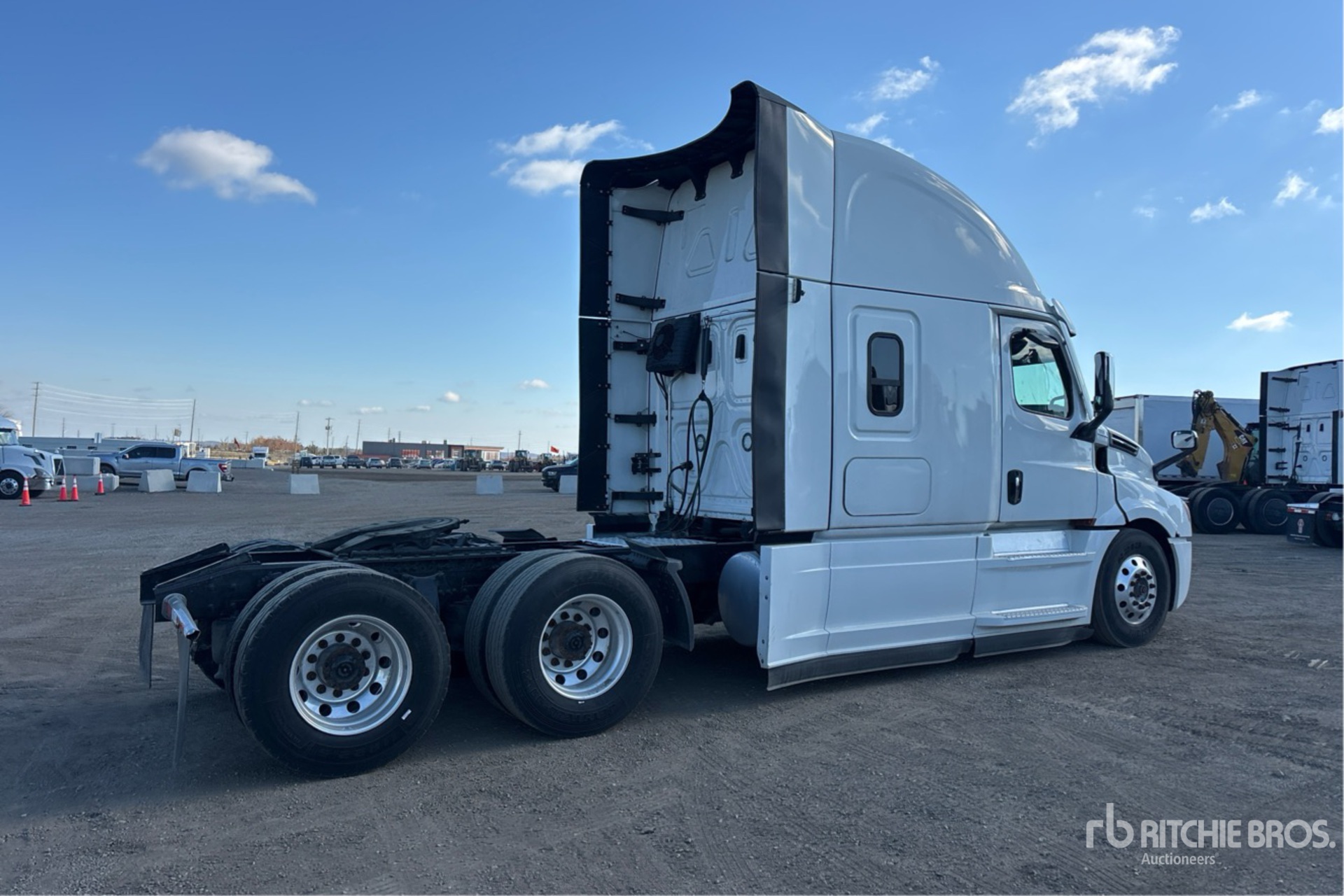 2022 Freightliner CASCADIA 126