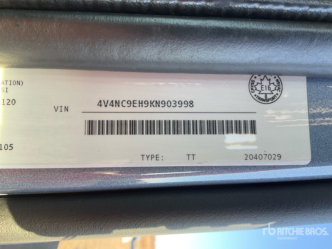 2019 Volvo VNL760