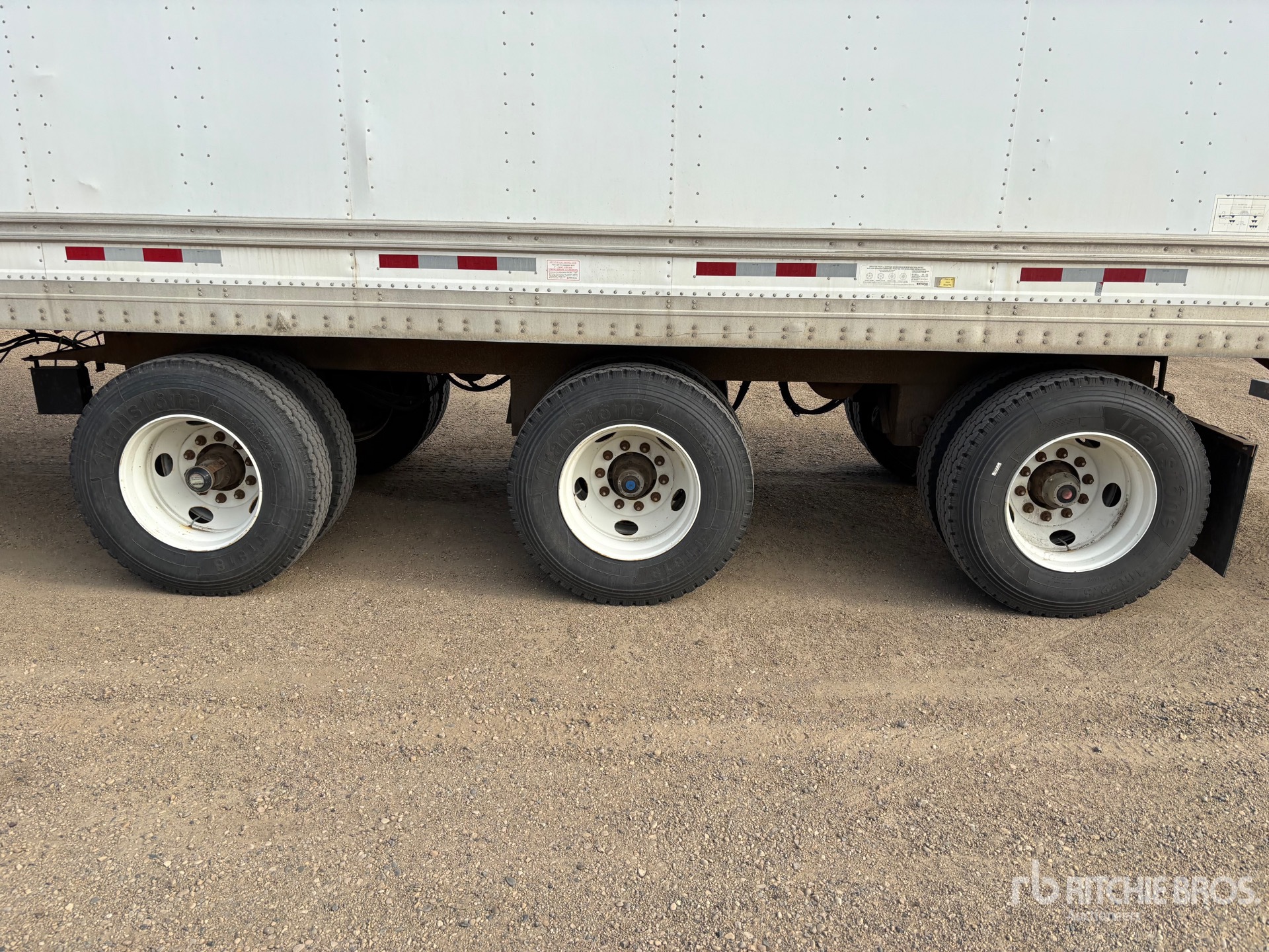 2004 Manac 53 FT X 102 IN TRI/A