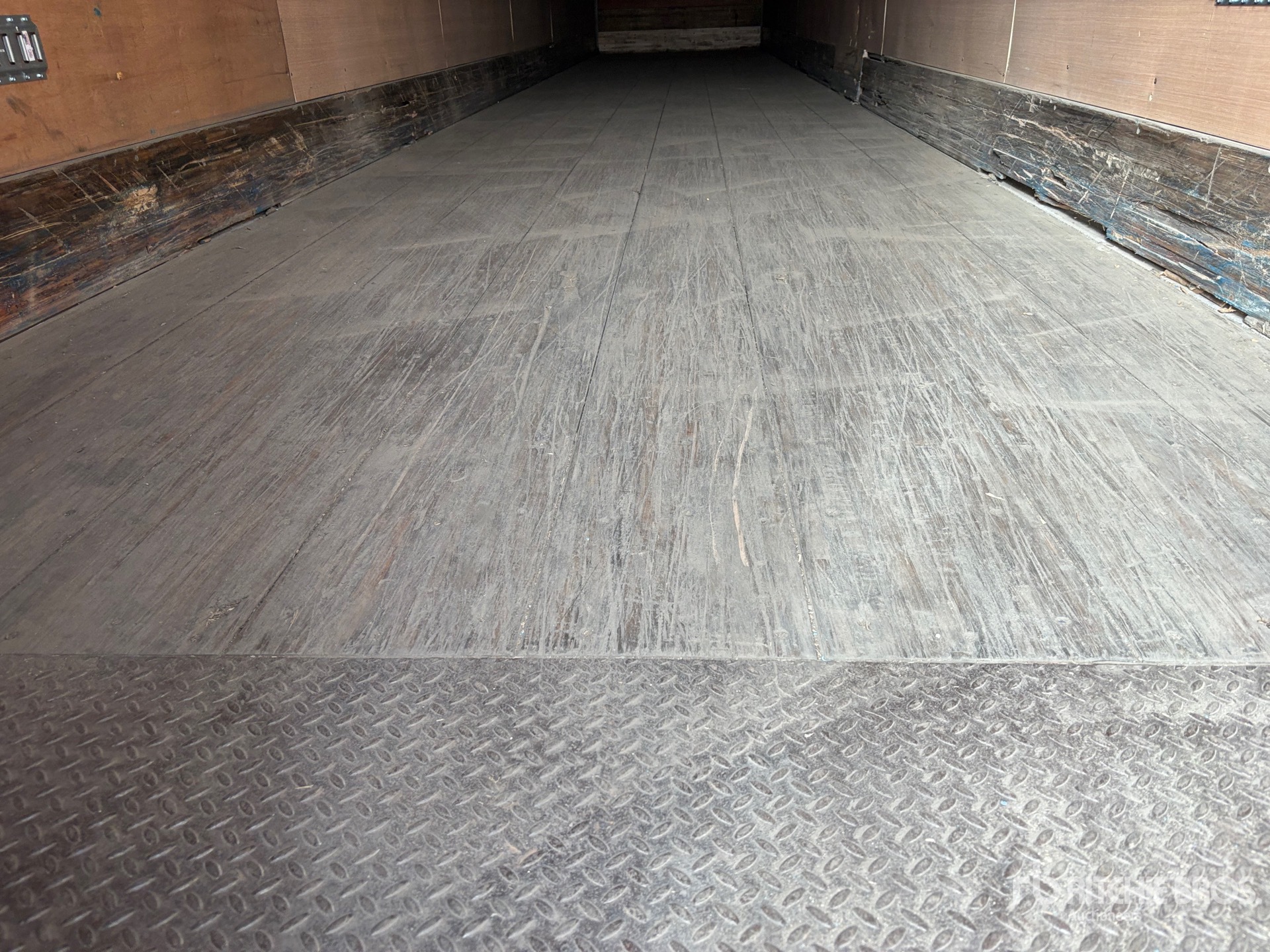 2004 Manac 53 FT X 102 IN TRI/A