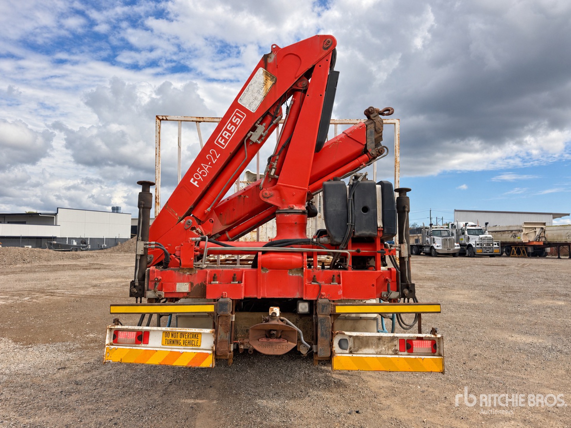 2004 Volvo FM12-460