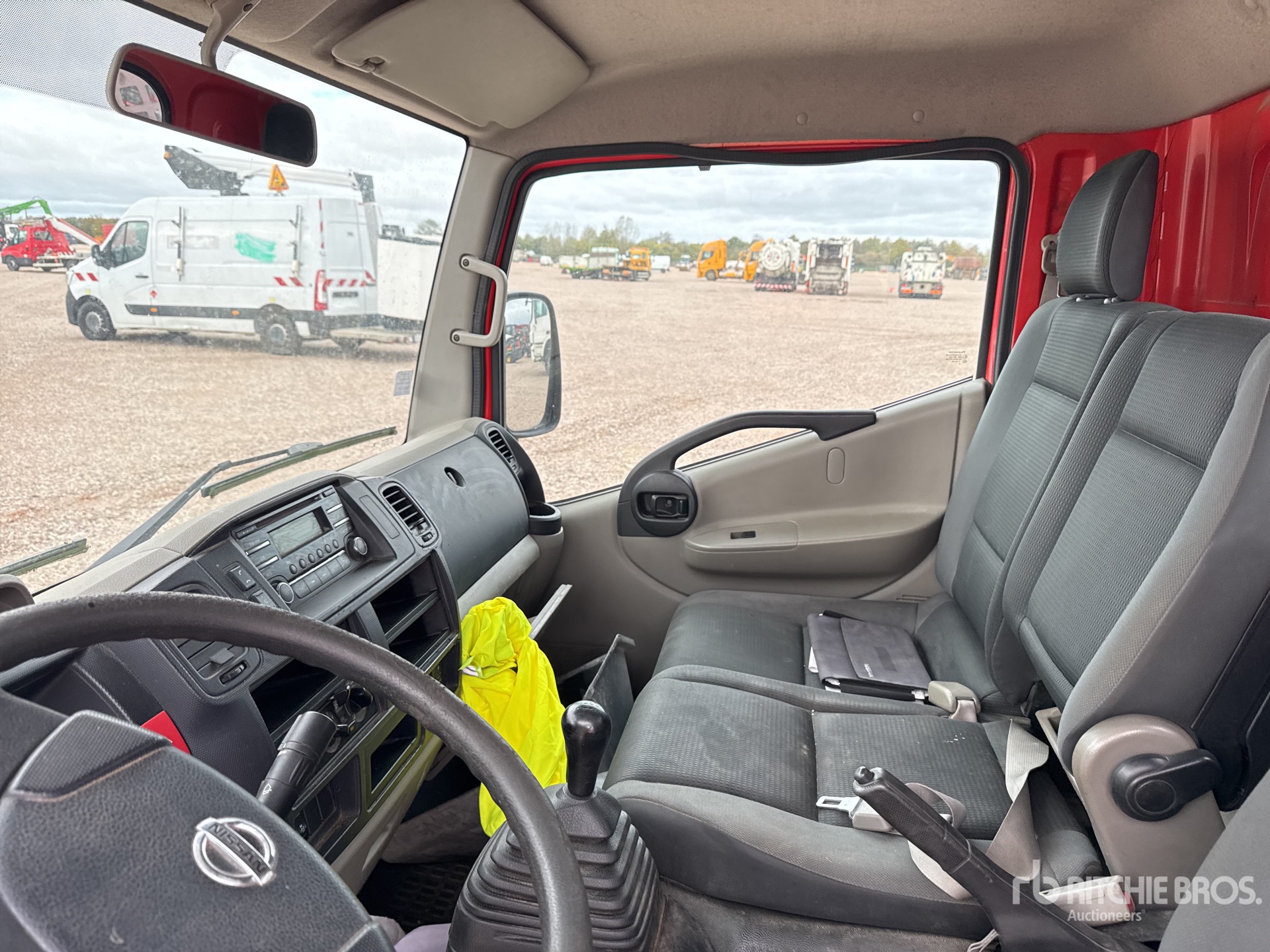 Nissan CABSTAR NT400 3
