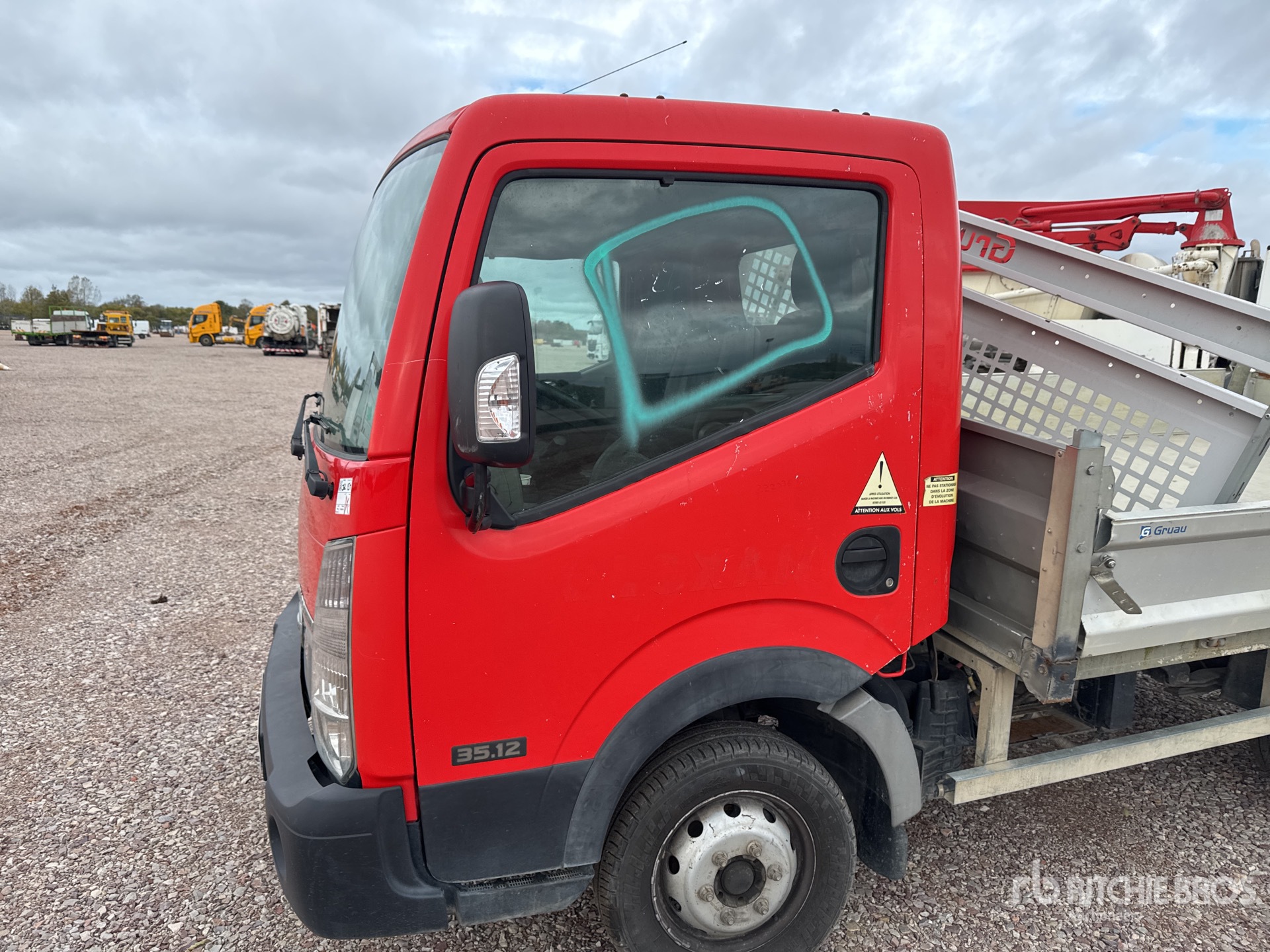 Nissan CABSTAR NT400 3