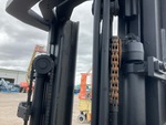 Hydraulics with Mast Lift Cylinders