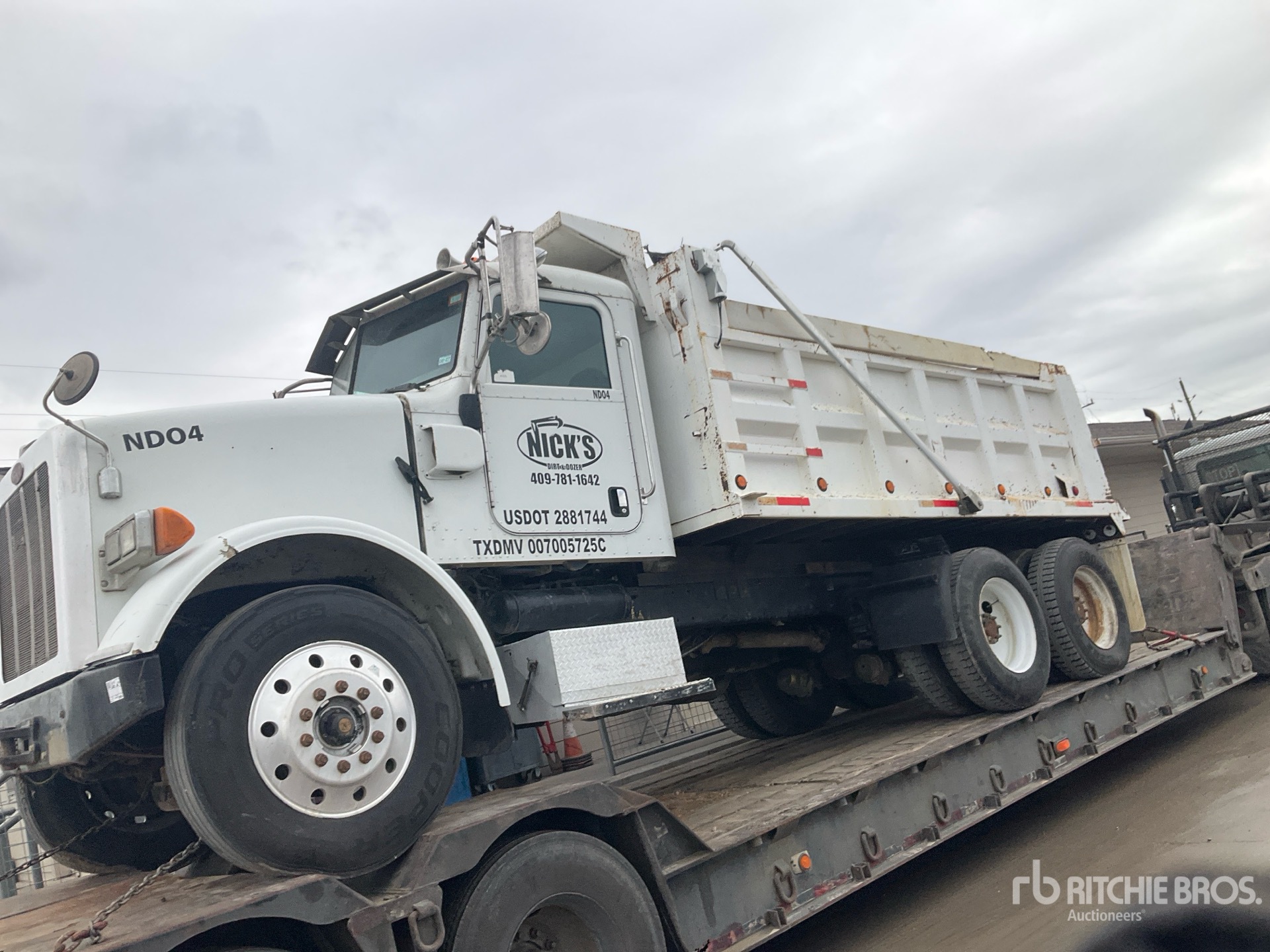 2011 Peterbilt 365