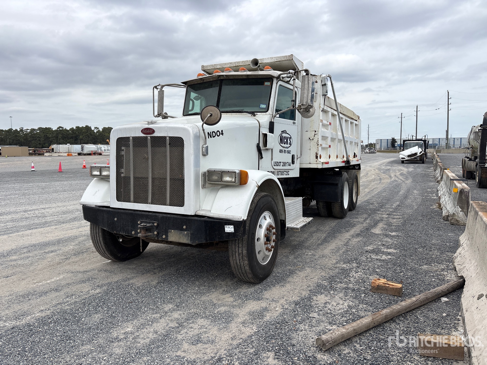 2011 Peterbilt 365