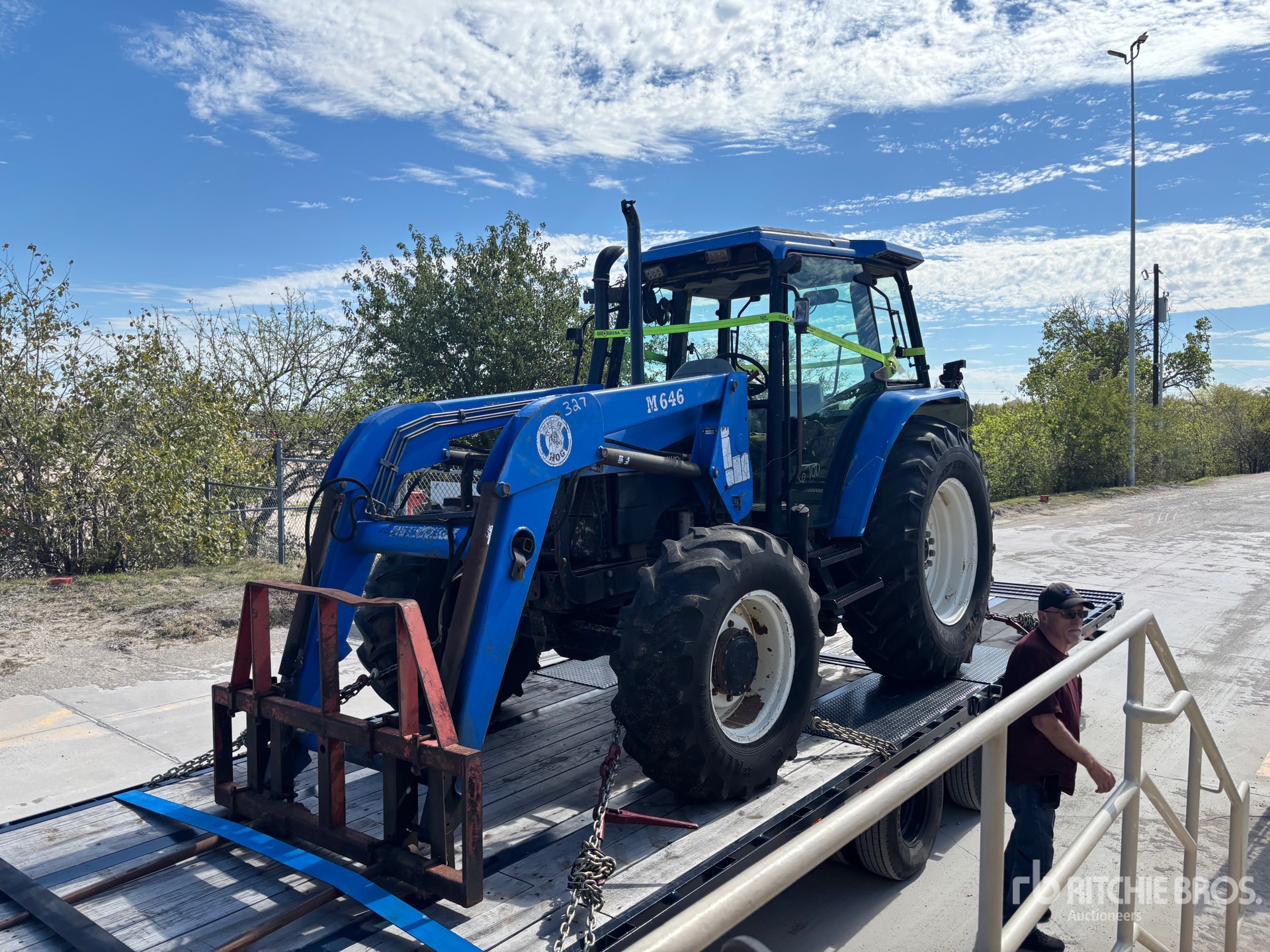 New Holland TS100