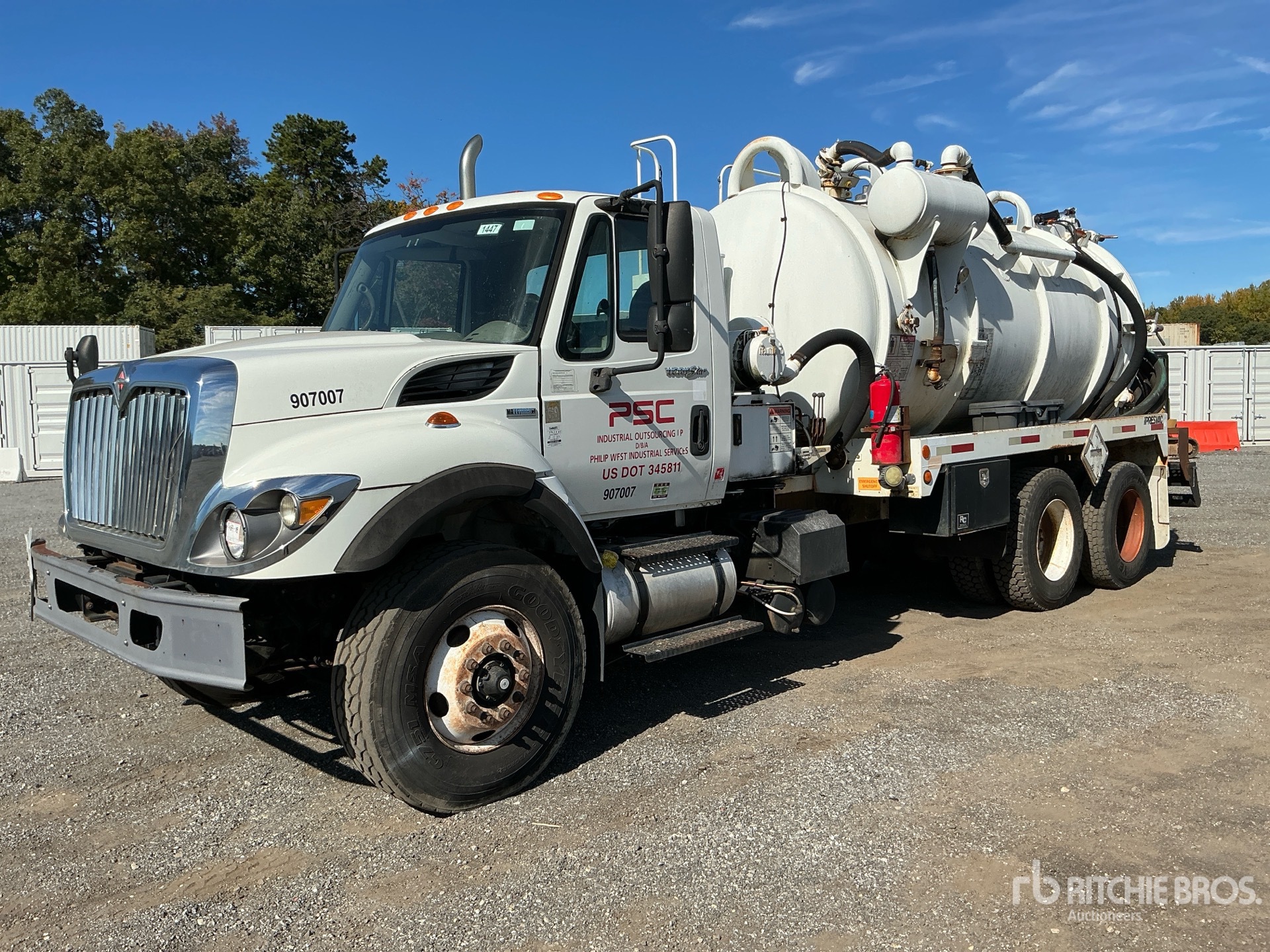 Photo of 2009 International 7400