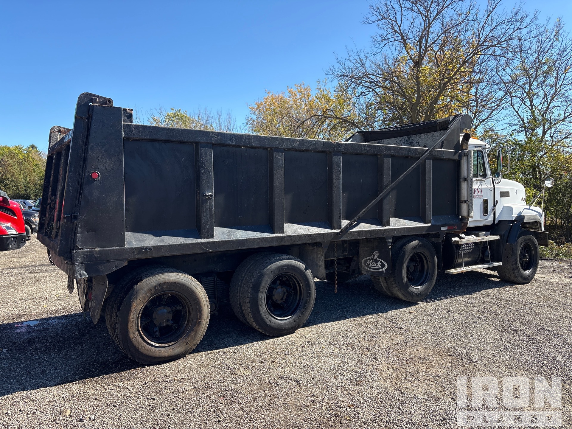 1996 Mack 700