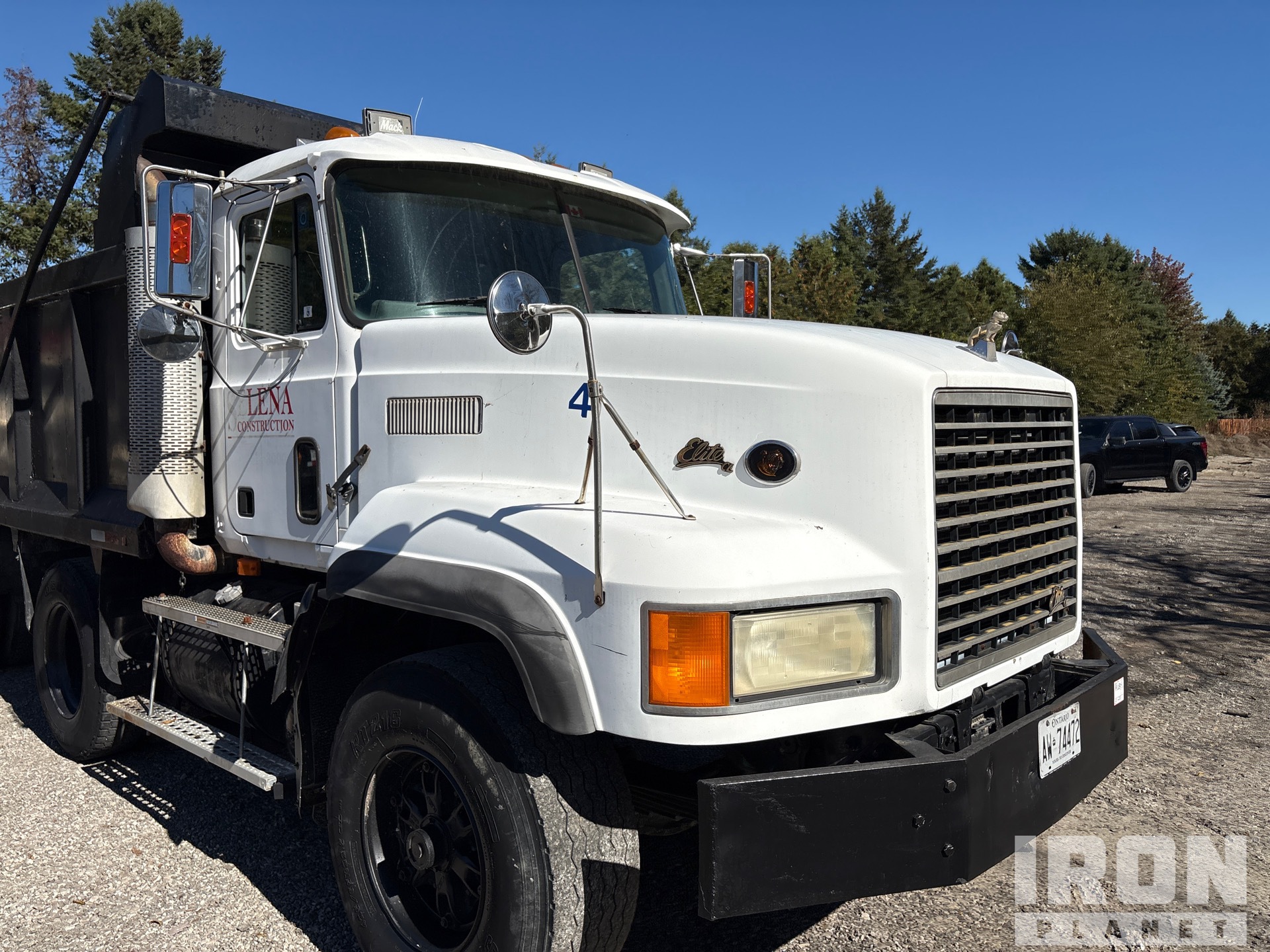 1996 Mack 700