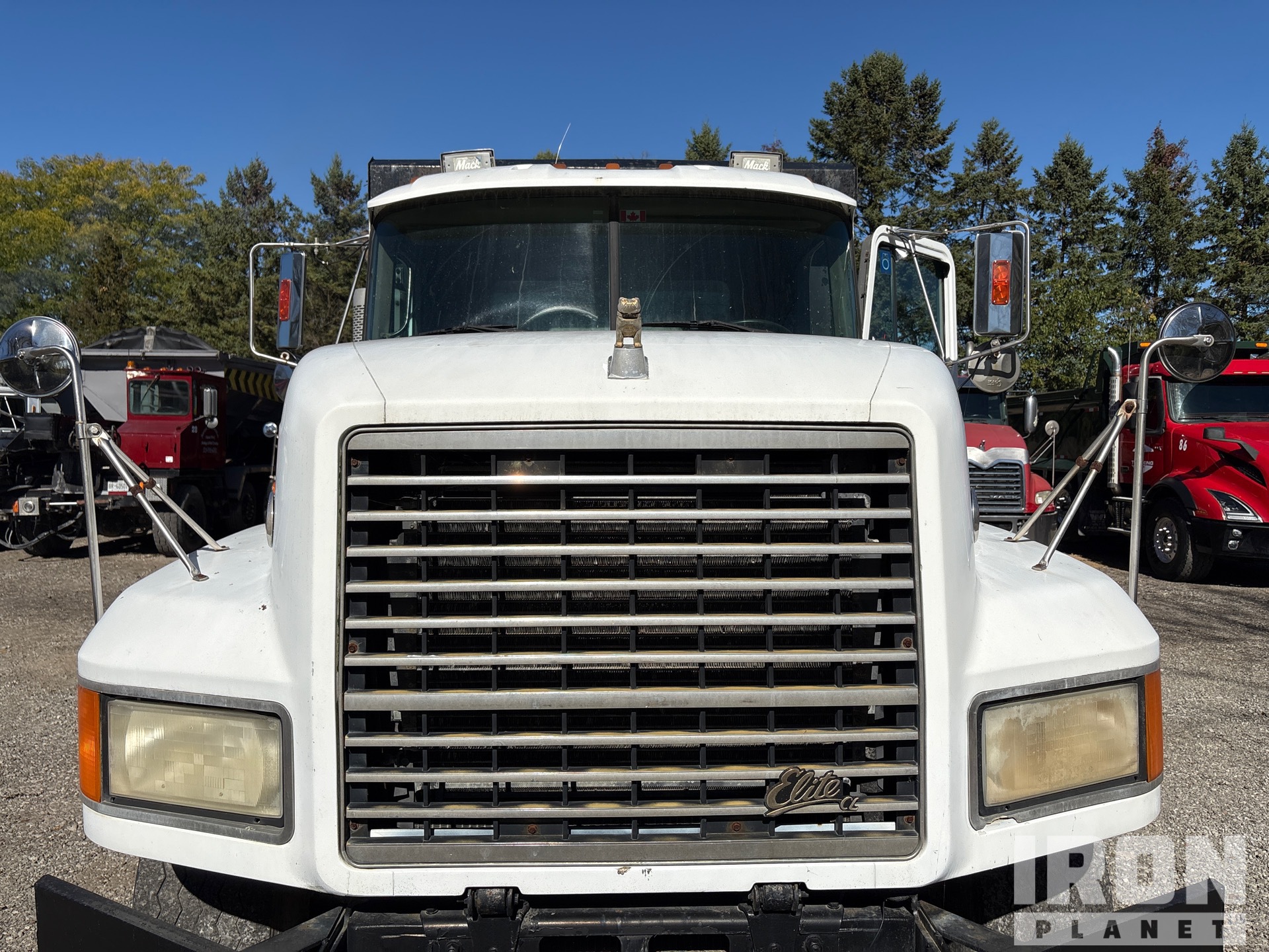 1996 Mack 700