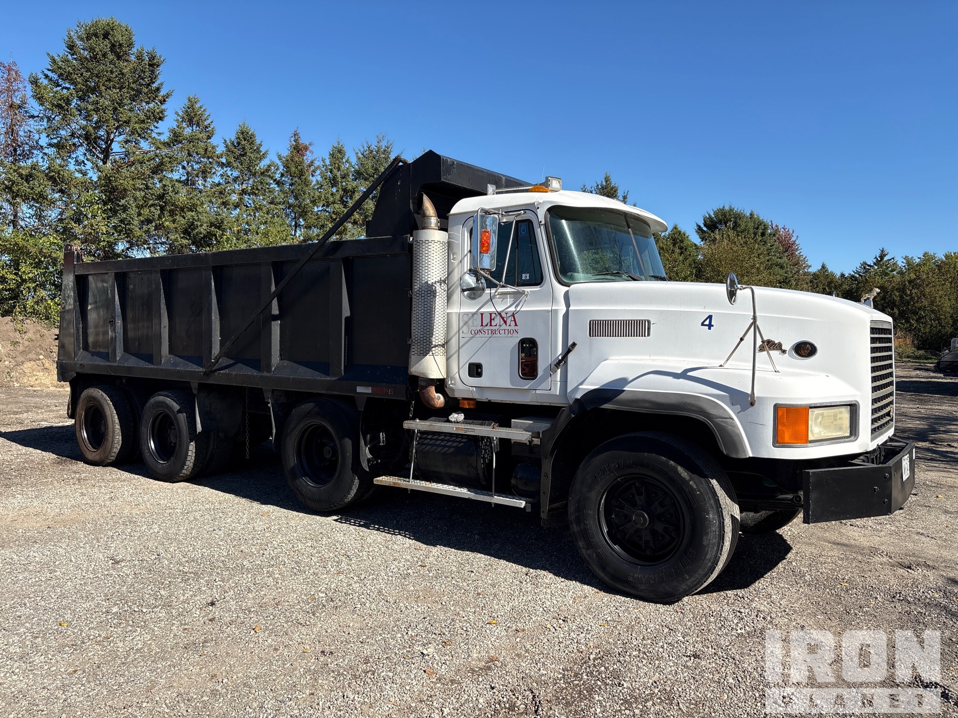 1996 Mack 700