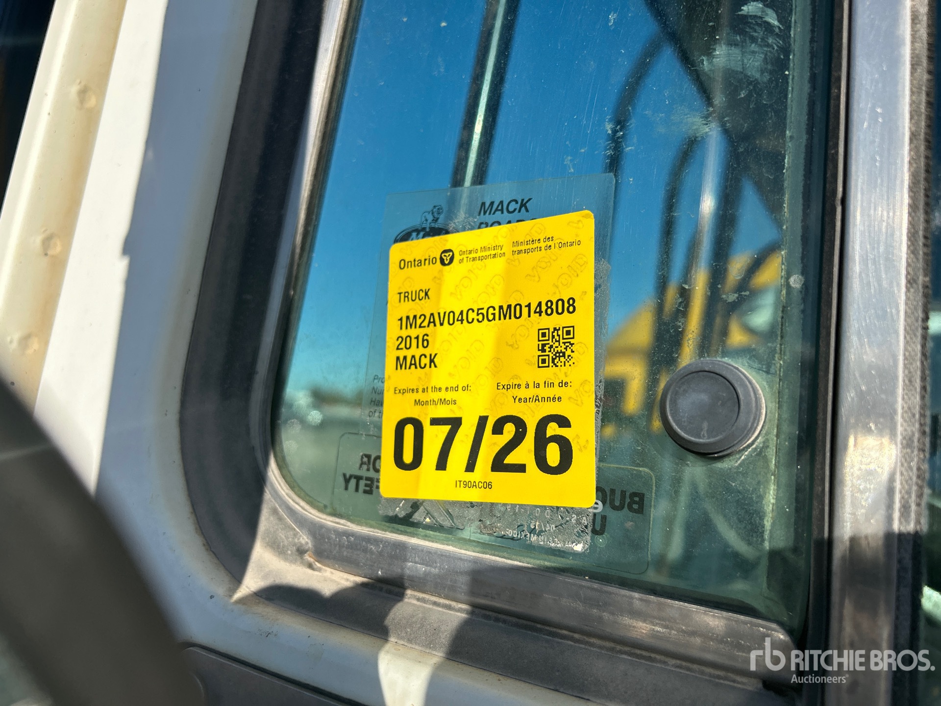 2016 Mack MRU613