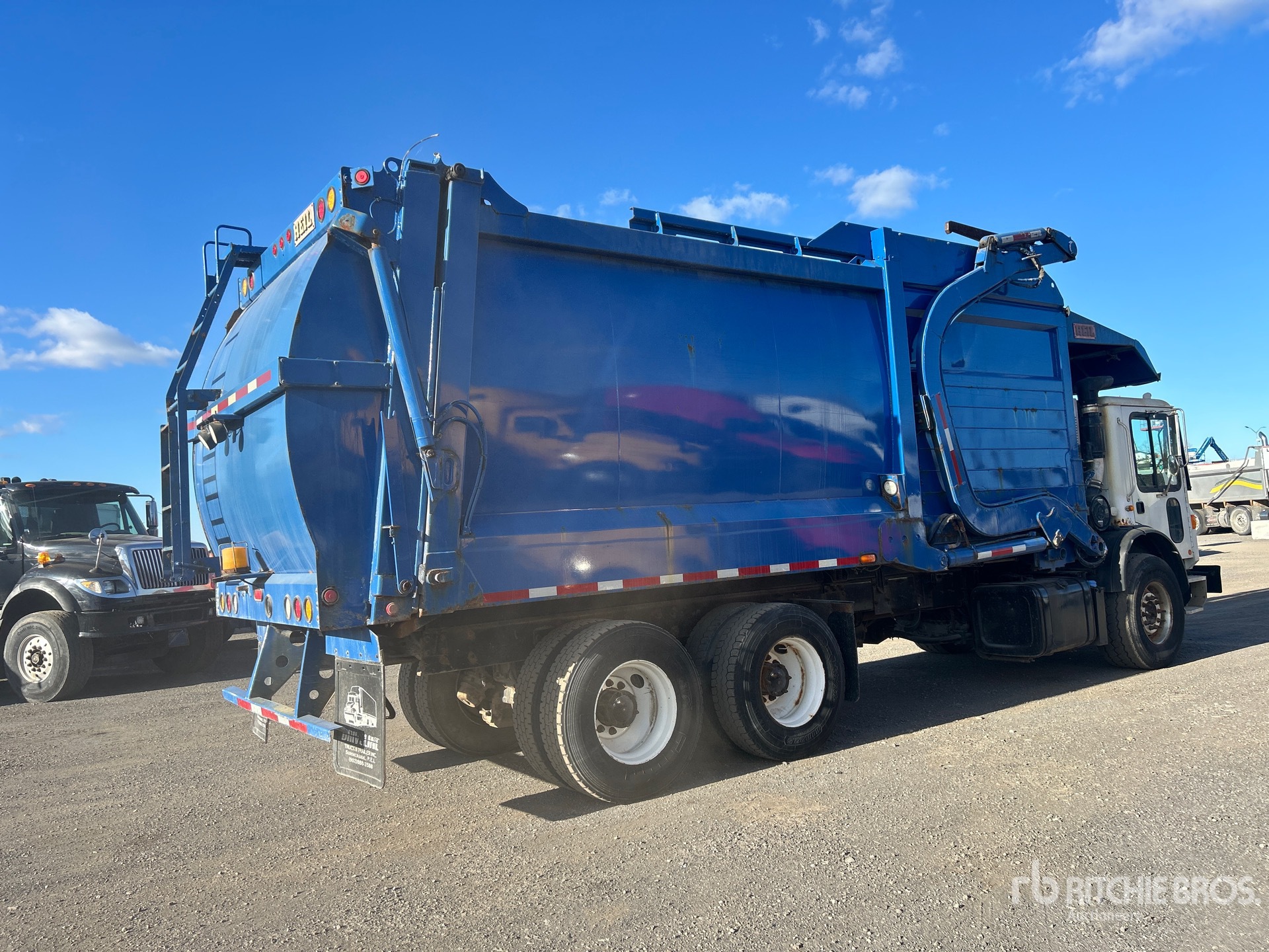 2016 Mack MRU613
