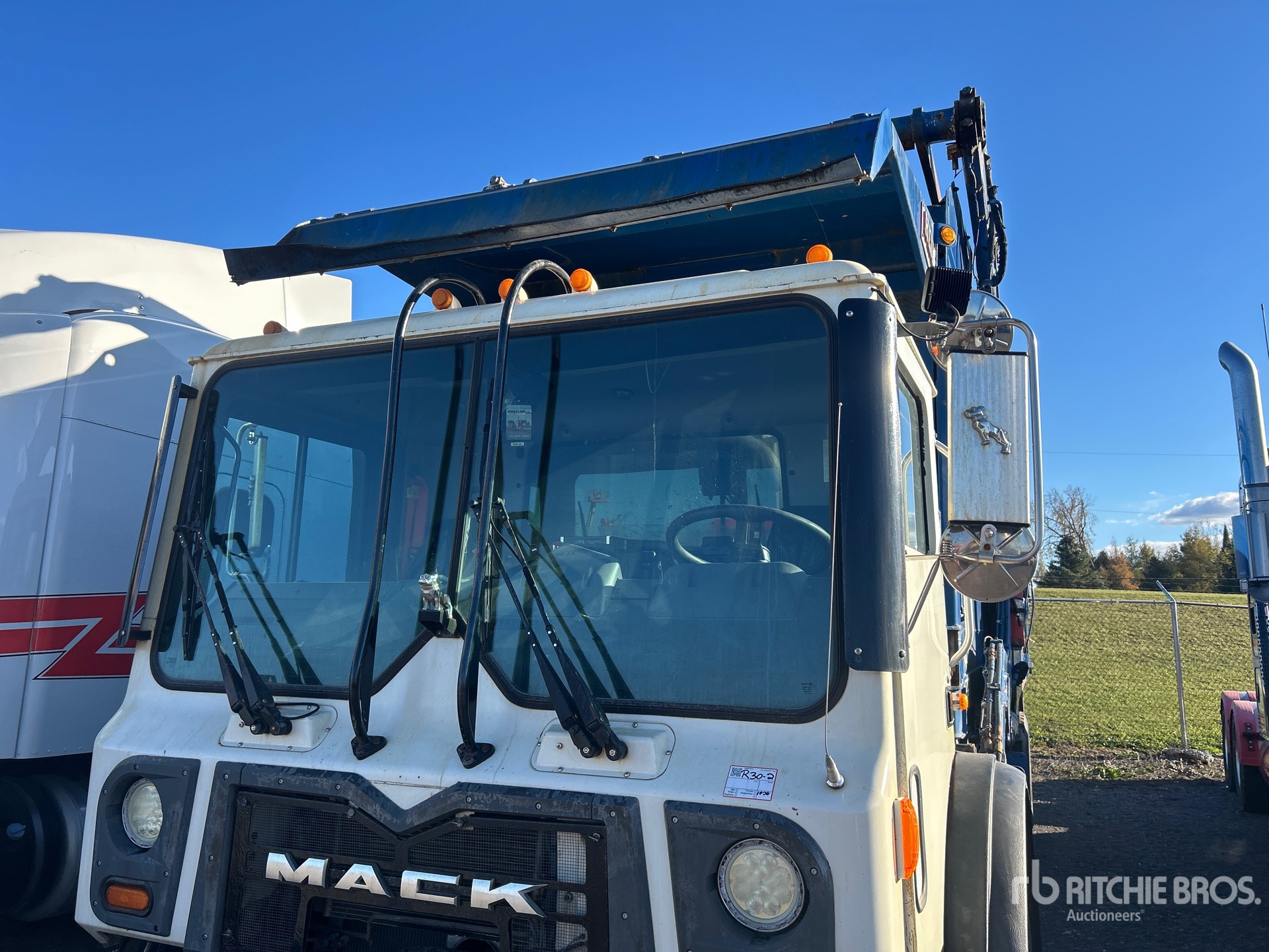 2016 Mack MRU613