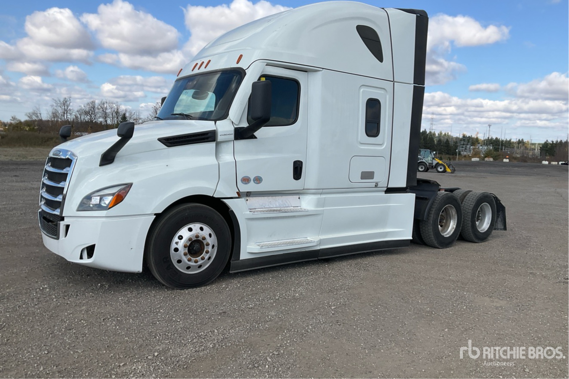 2022 Freightliner CASCADIA 126