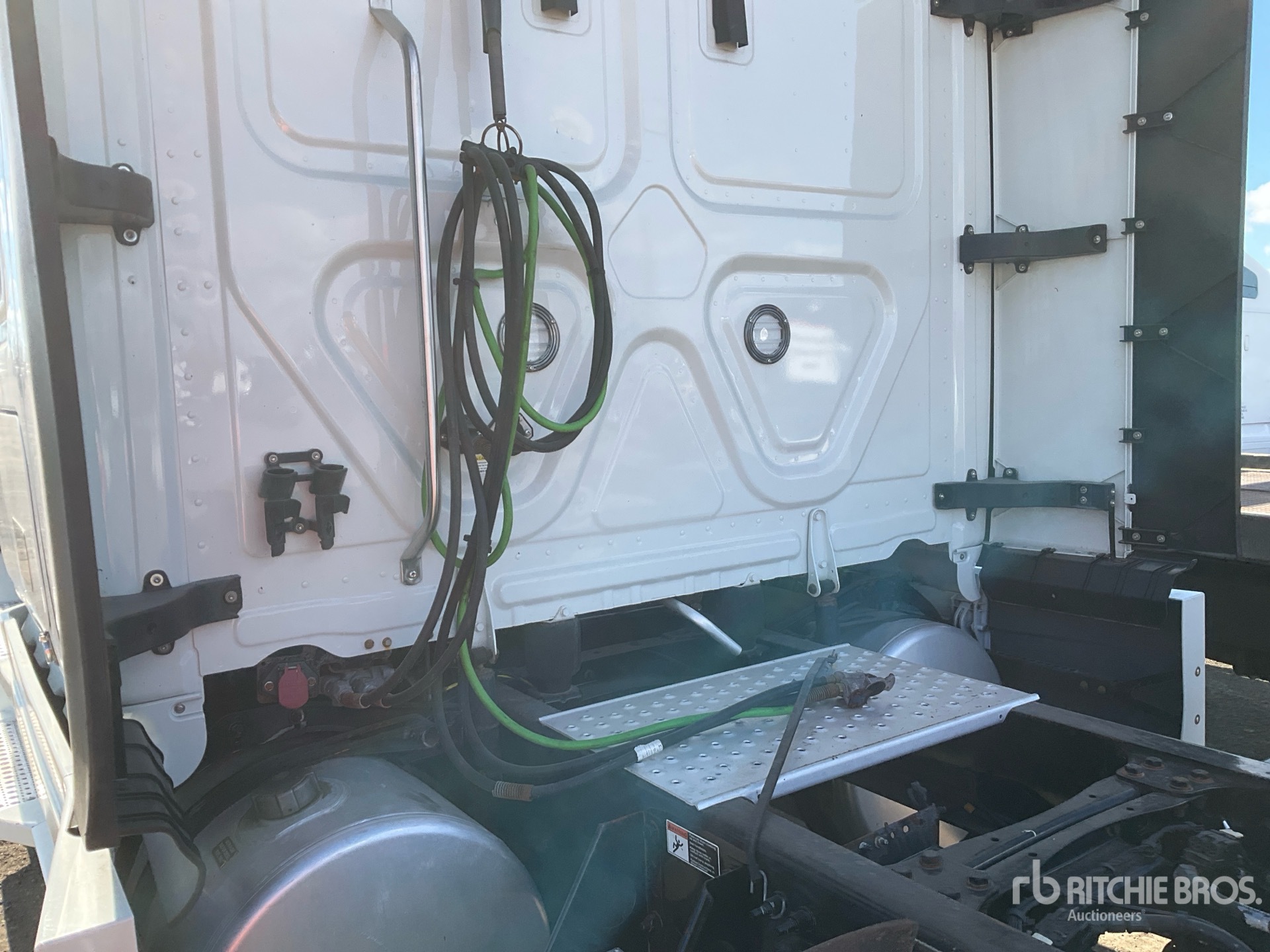 2022 Freightliner CASCADIA 126