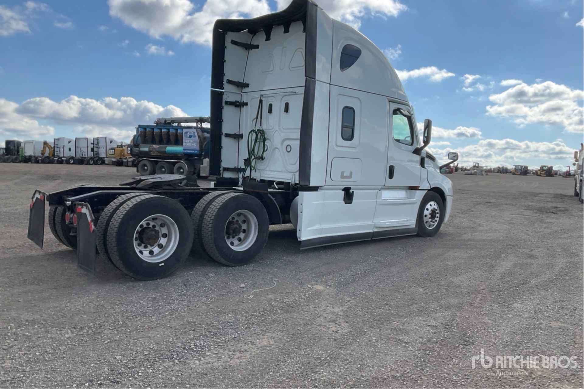 2022 Freightliner CASCADIA 126