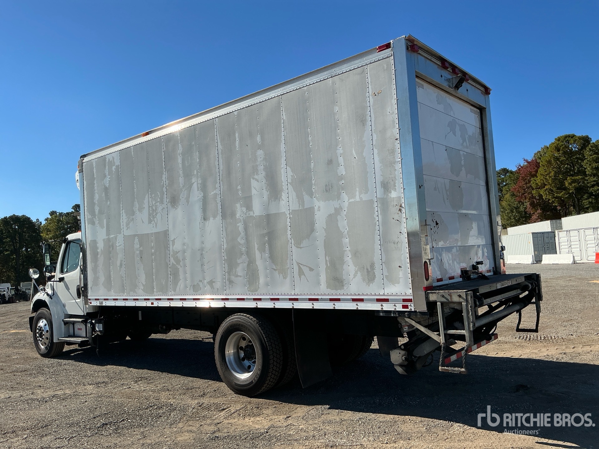 2019 Freightliner M2 106