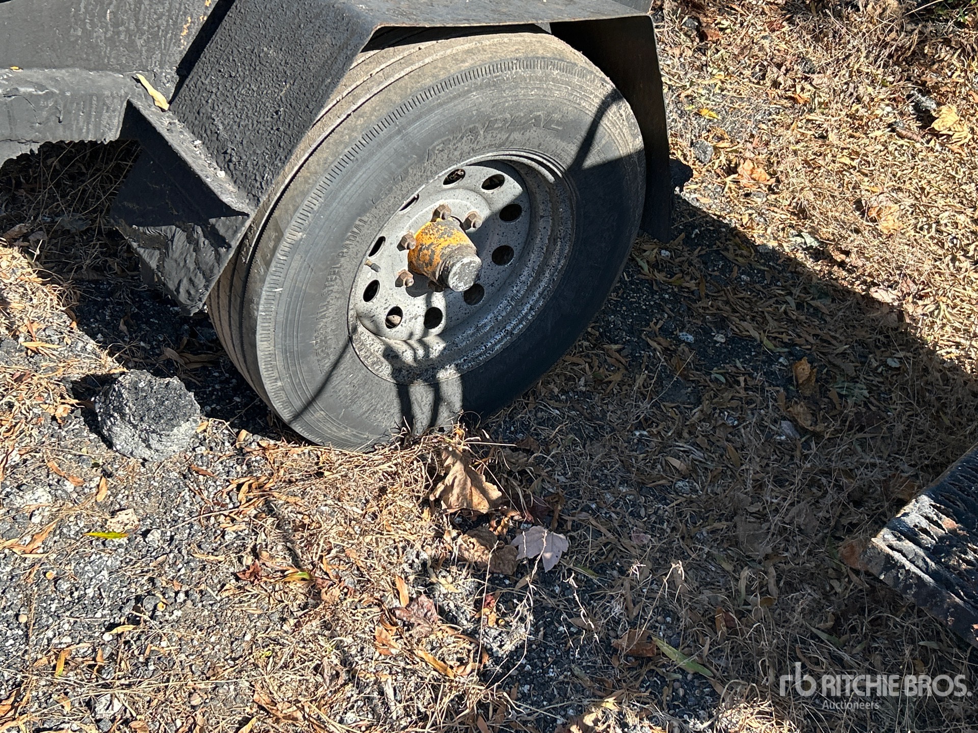 Leeboy Towable Asphalt Sealcoating Trailer