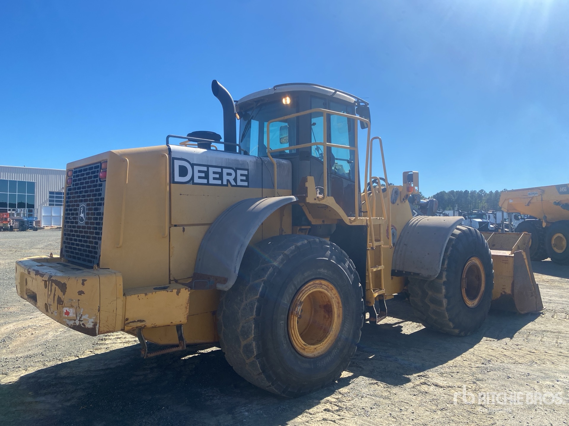 2004 John Deere 744J