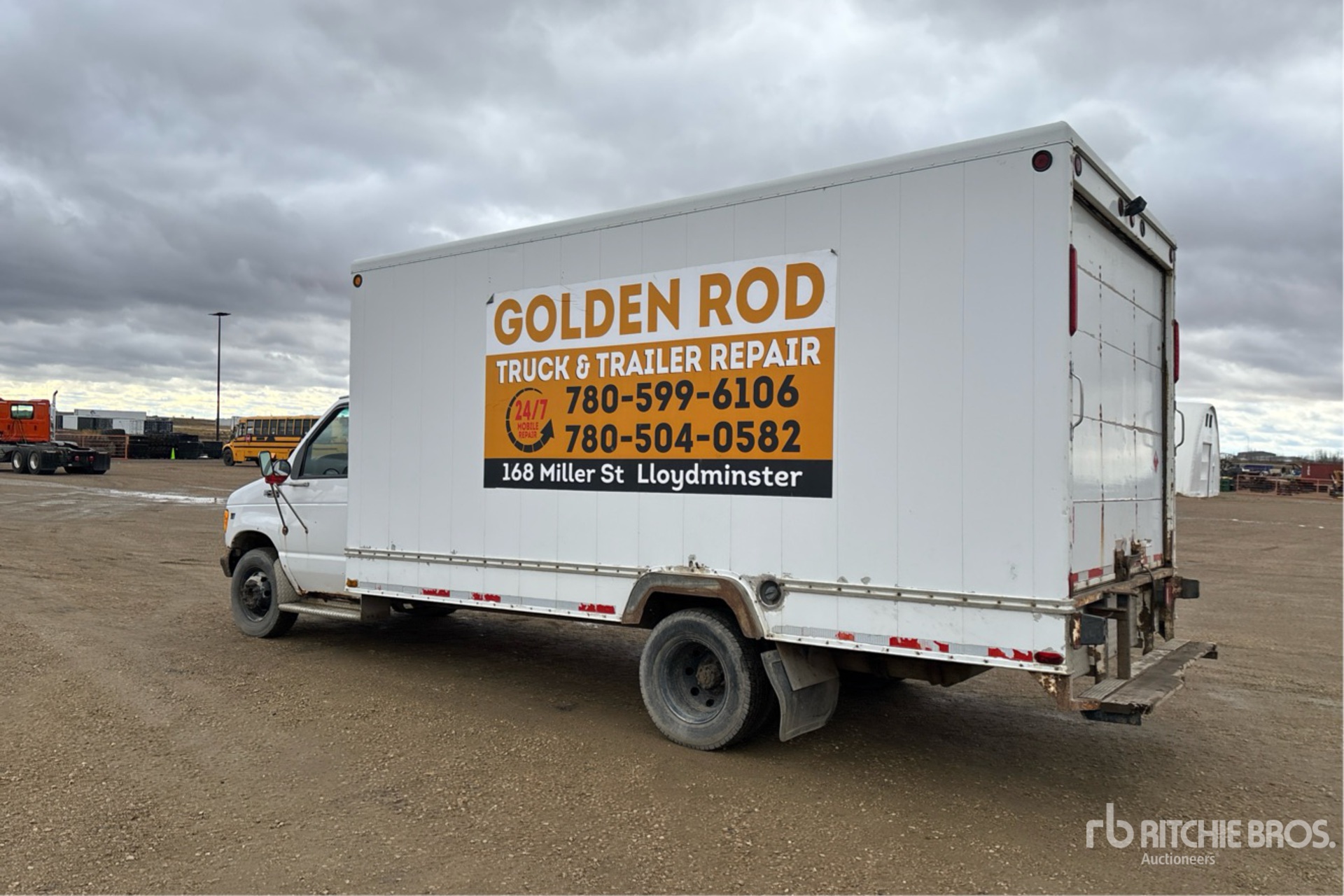 2002 Ford ECONOLINE E-450
