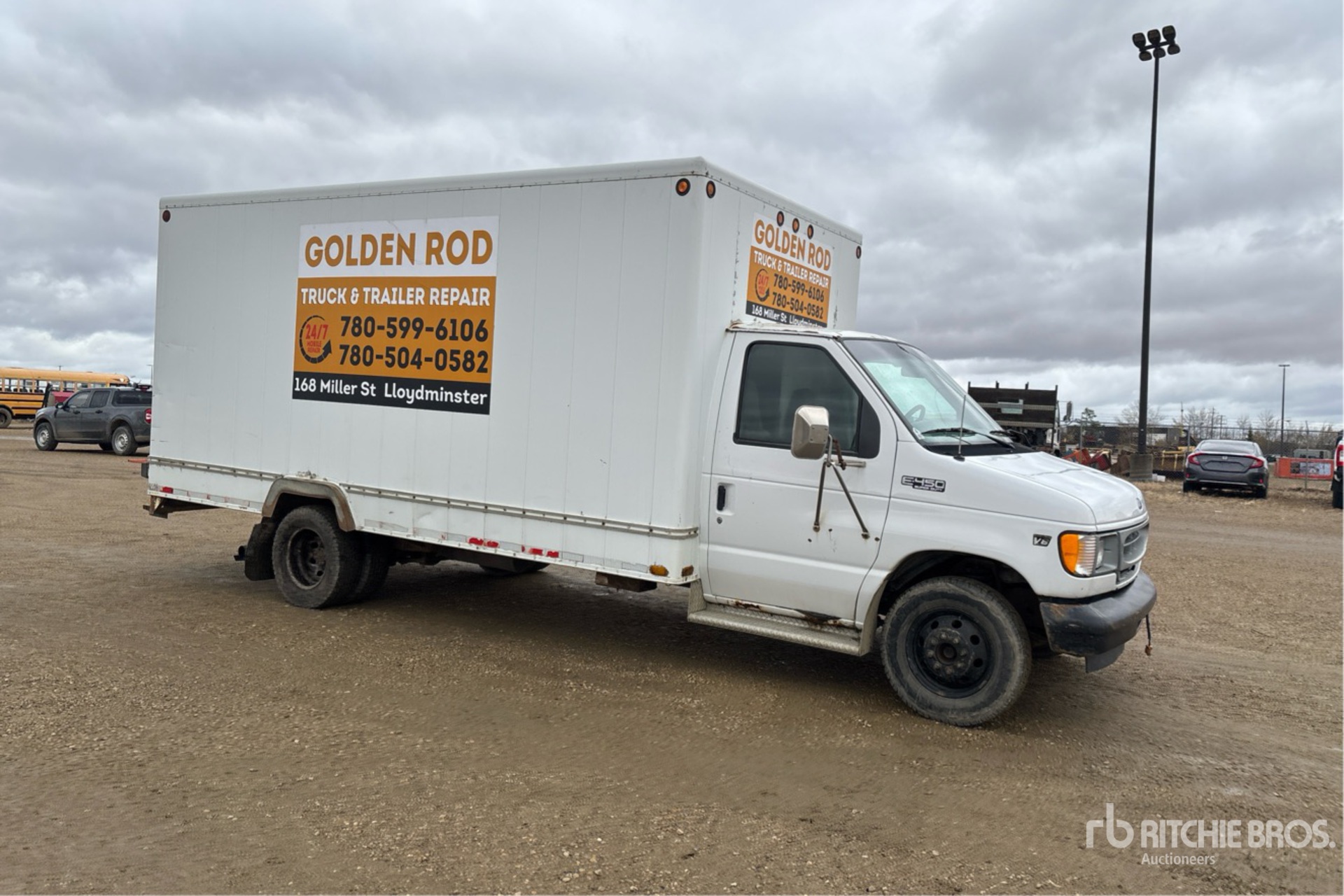 2002 Ford ECONOLINE E-450
