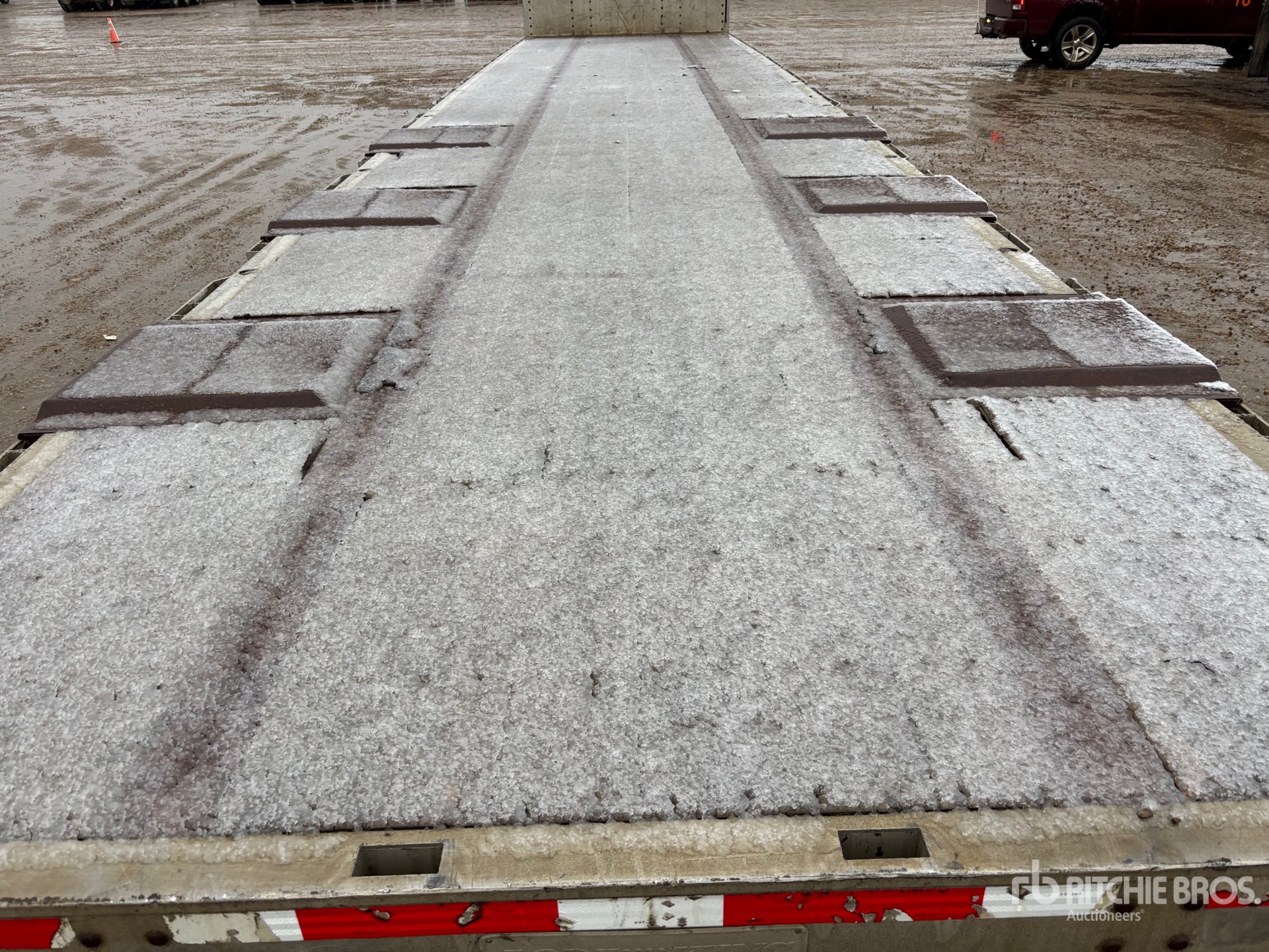 2013 Load King  53 FT TRI/A (INOPERABLE)