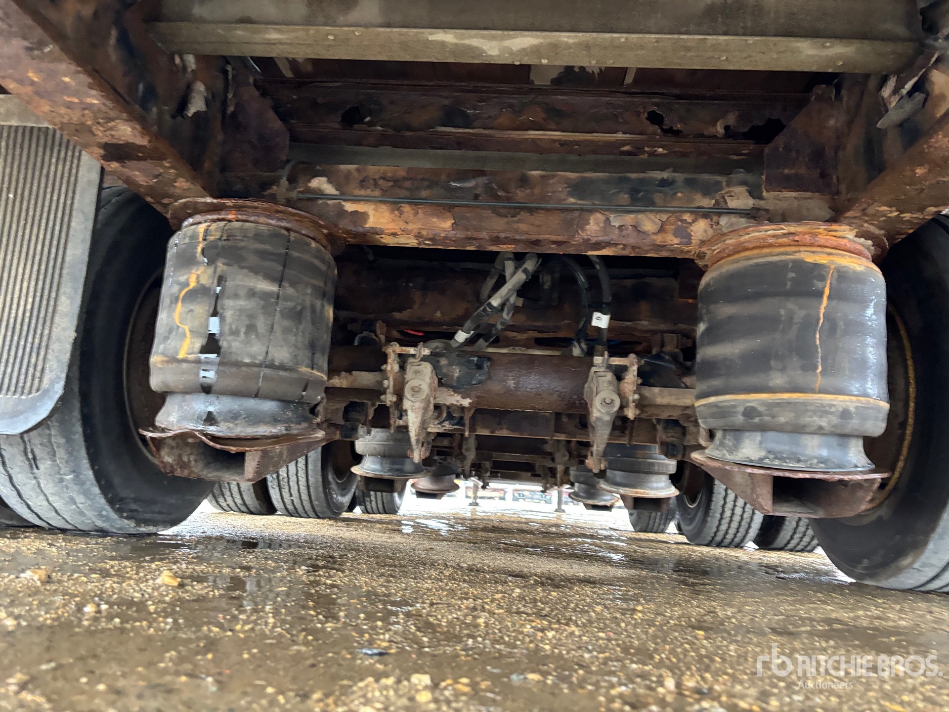 2013 Load King  53 FT TRI/A (INOPERABLE)