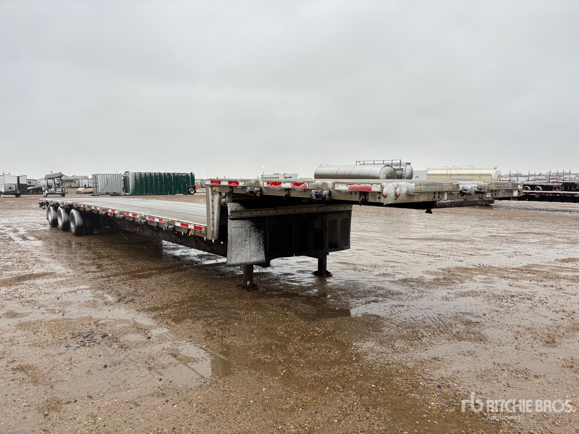 2013 Load King  53 FT TRI/A (INOPERABLE)