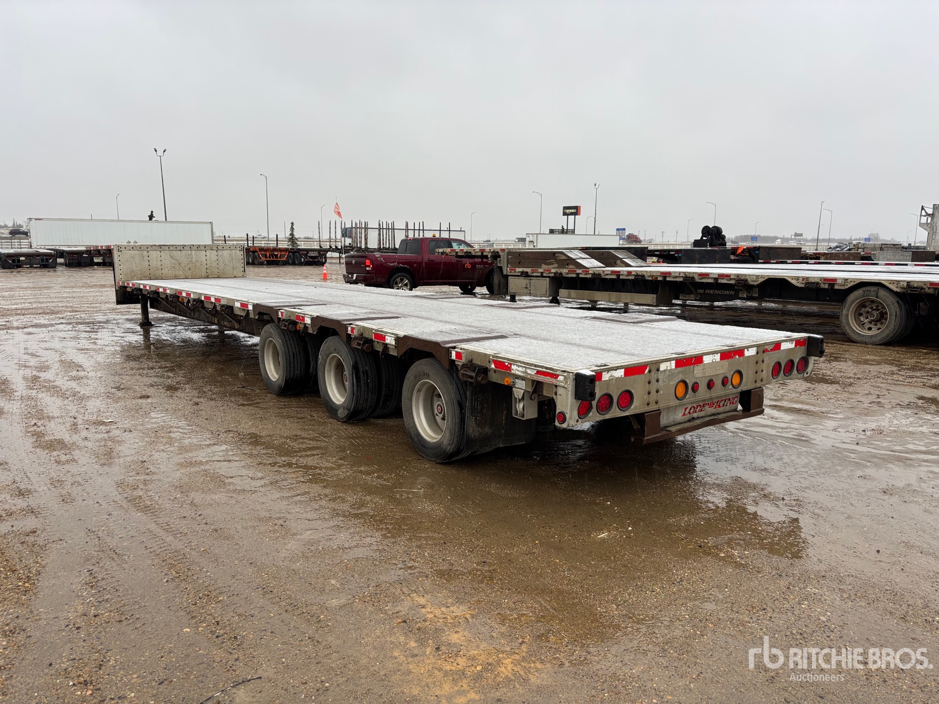 2013 Load King  53 FT TRI/A (INOPERABLE)
