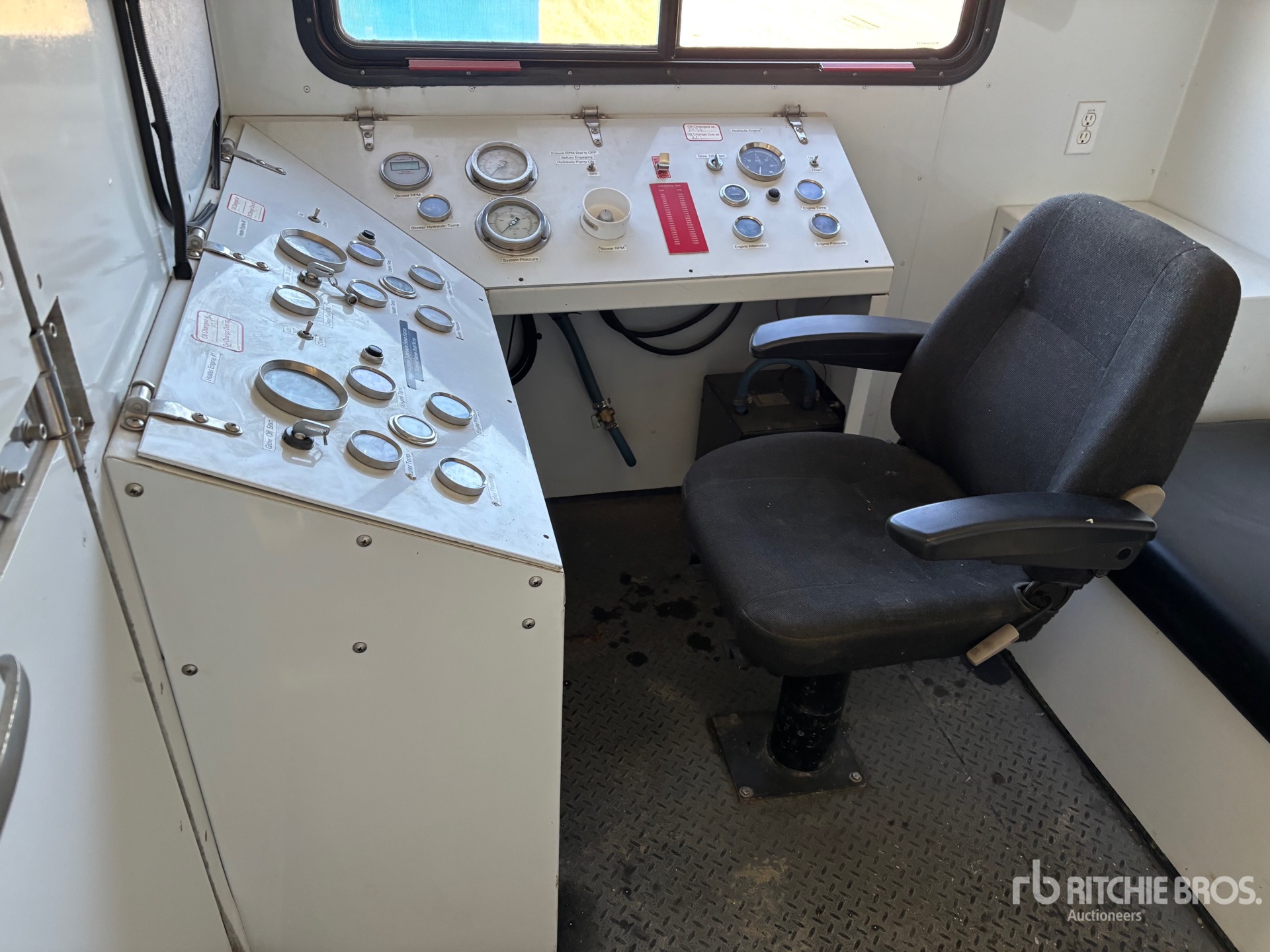 2016 Hyundai 41 FT T/A MOBILE HEAT CONTROL C ...