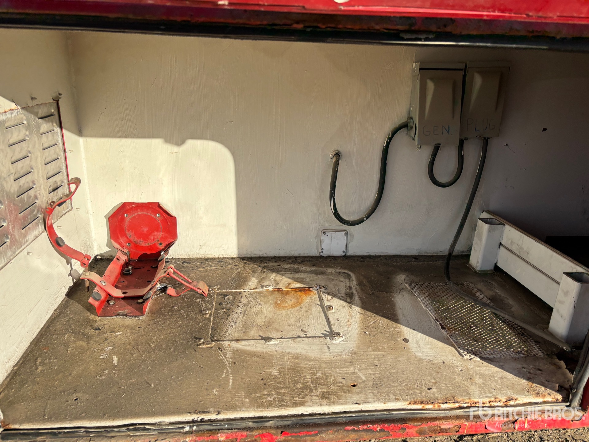 2016 Hyundai 41 FT T/A MOBILE HEAT CONTROL C ...