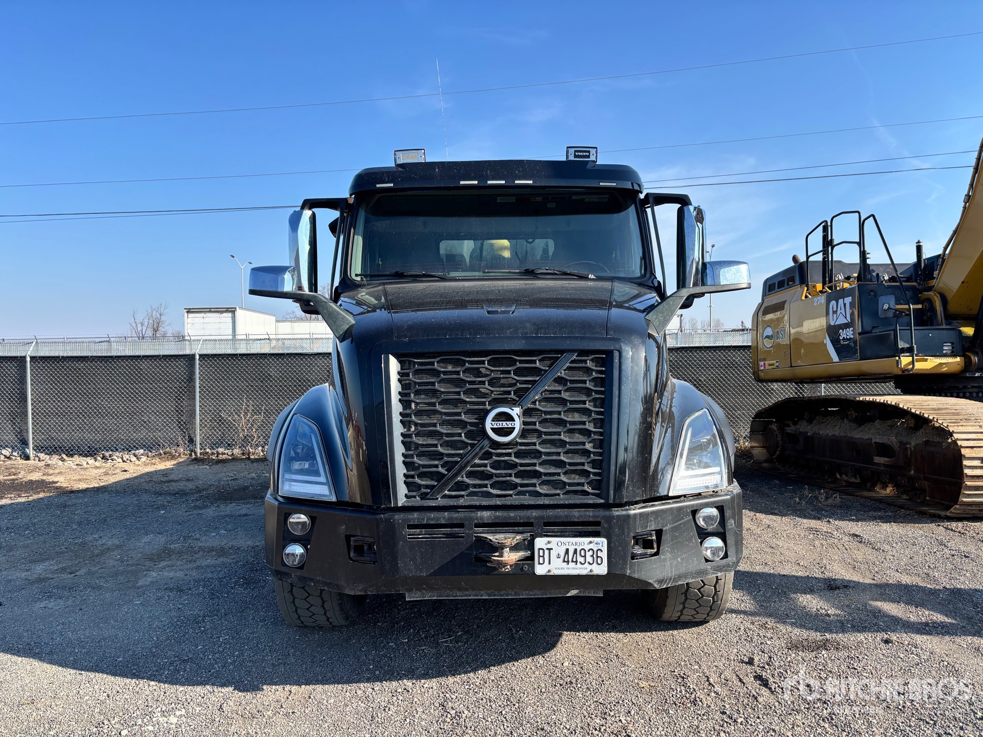 2023 Volvo VHD