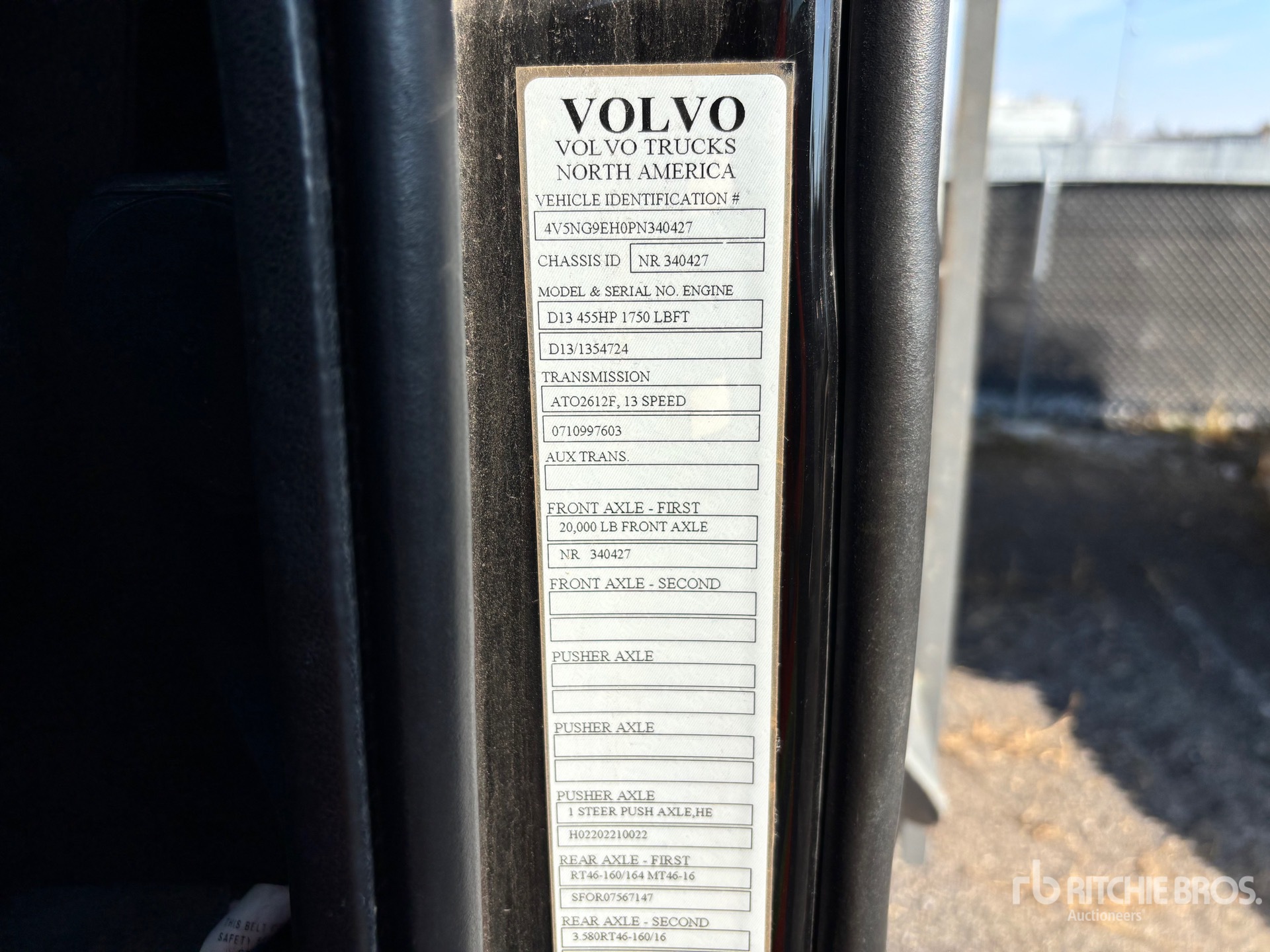 2023 Volvo VHD