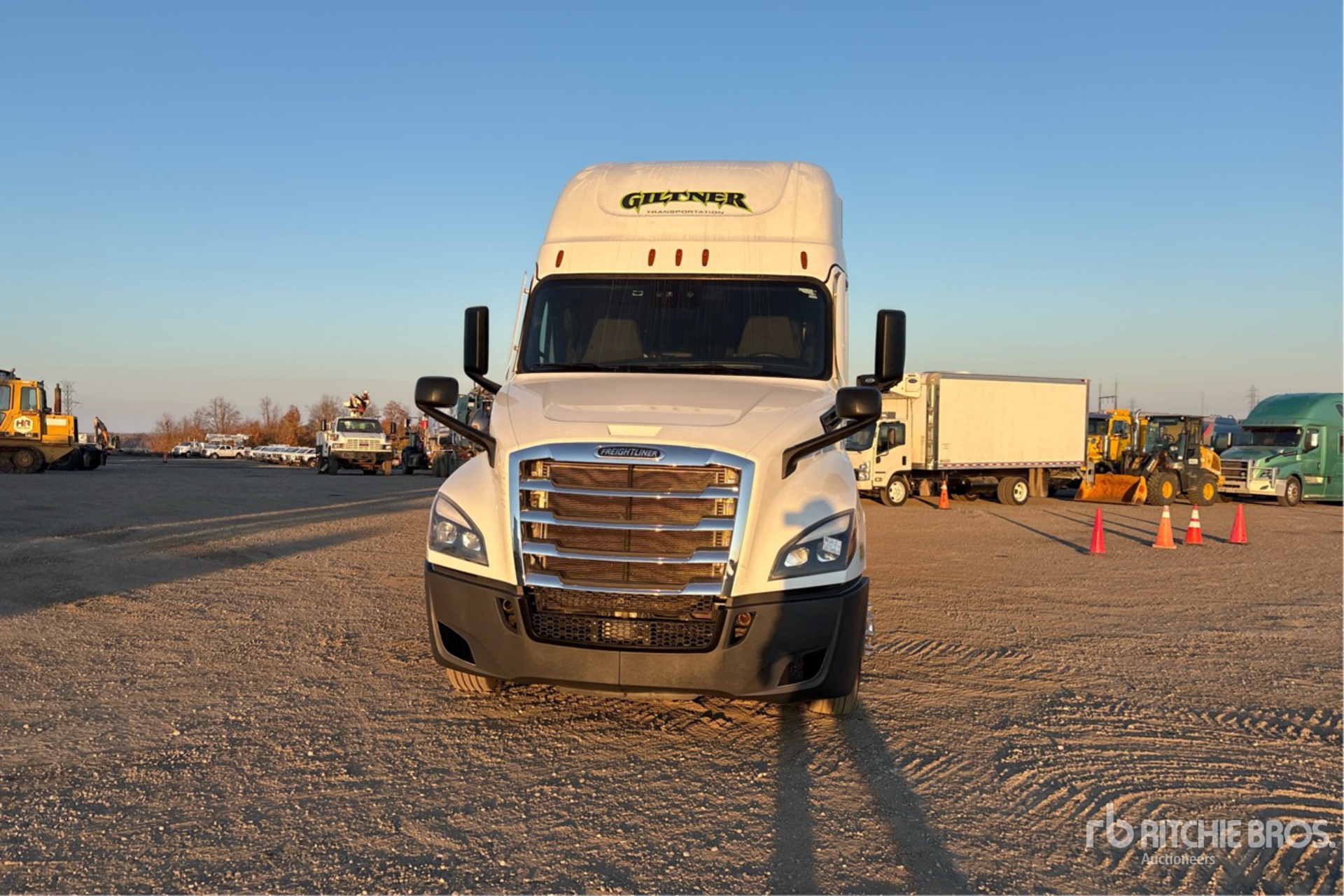 2023 Freightliner CASCADIA 126