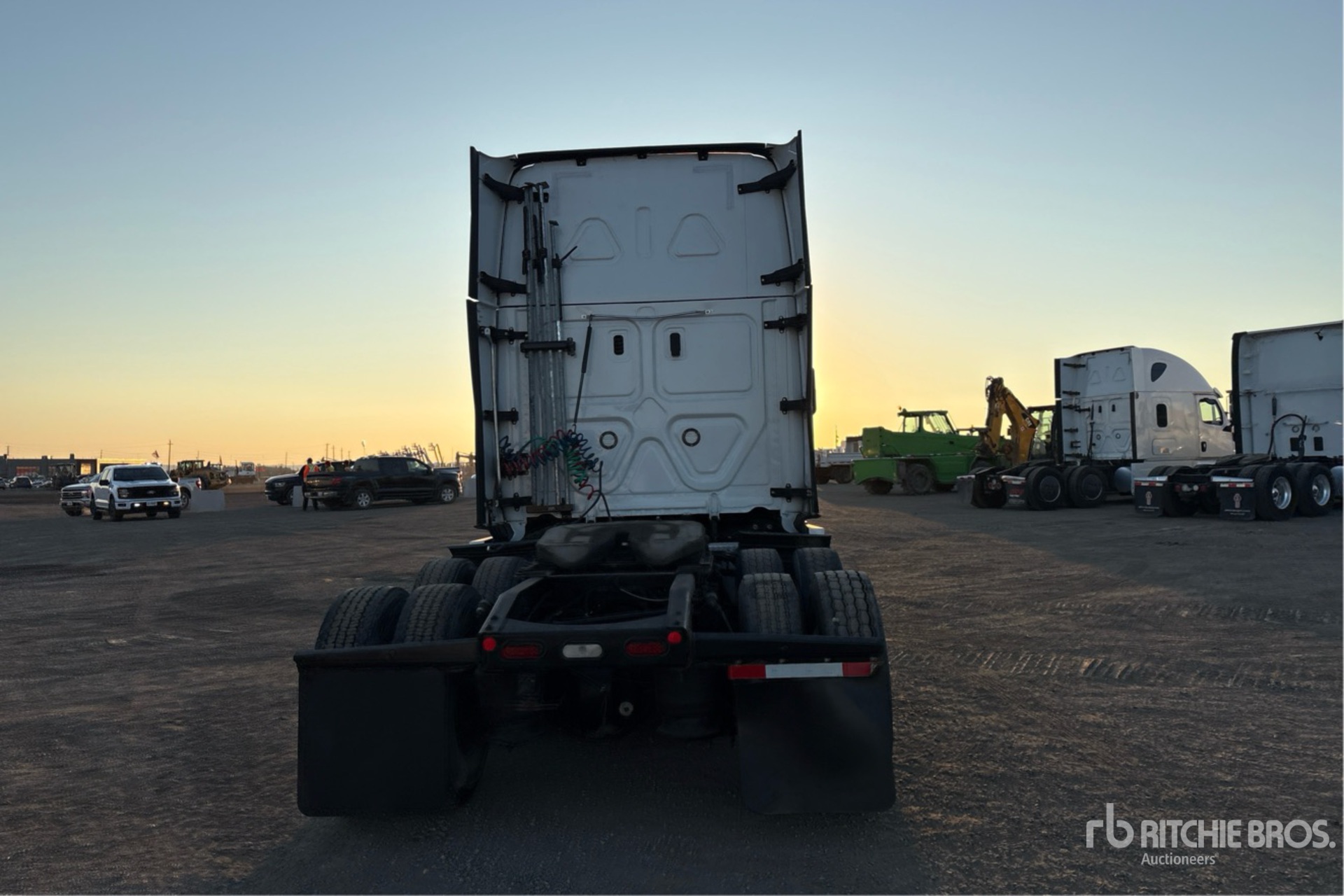 2023 Freightliner CASCADIA 126