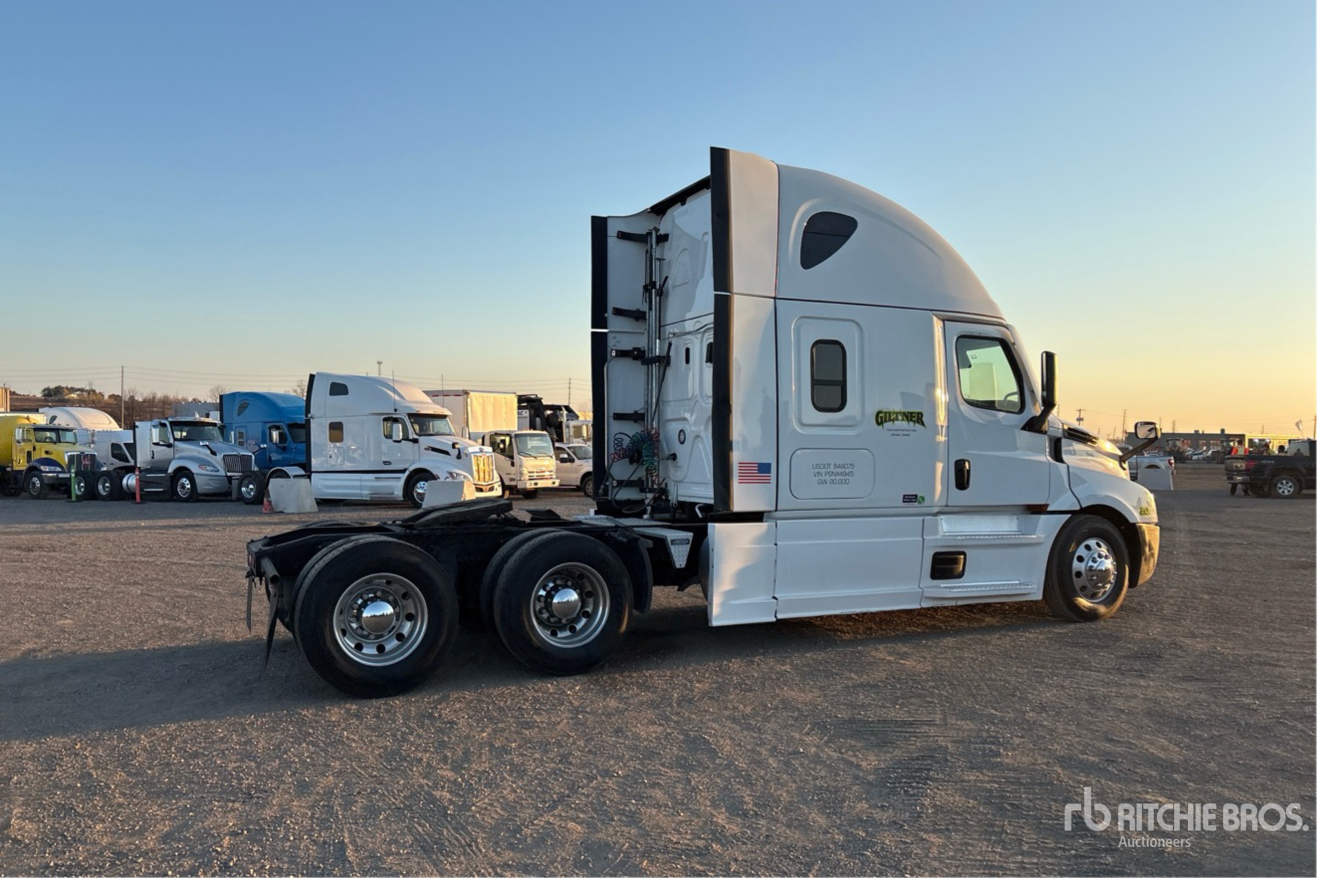 2023 Freightliner CASCADIA 126