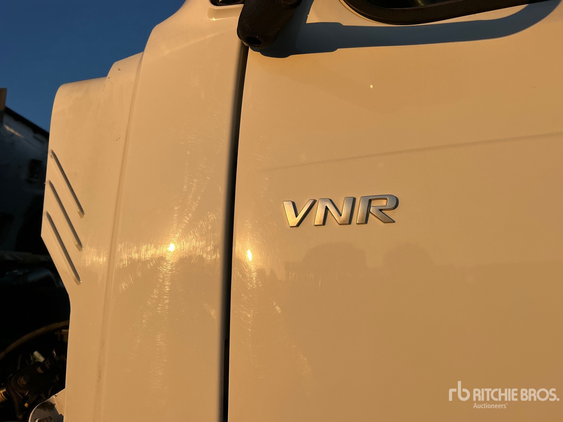 2020 Volvo VNR