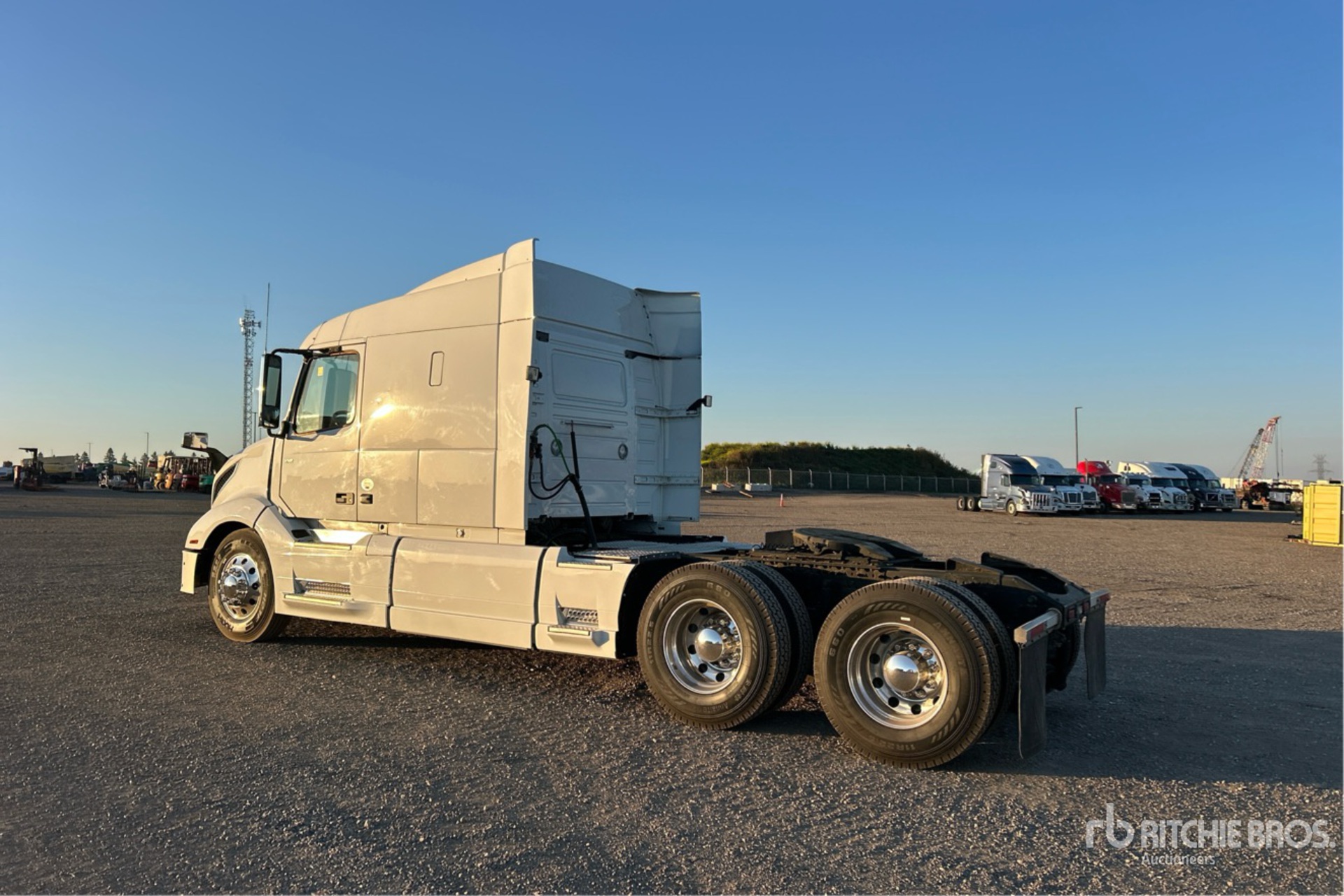 2020 Volvo VNR