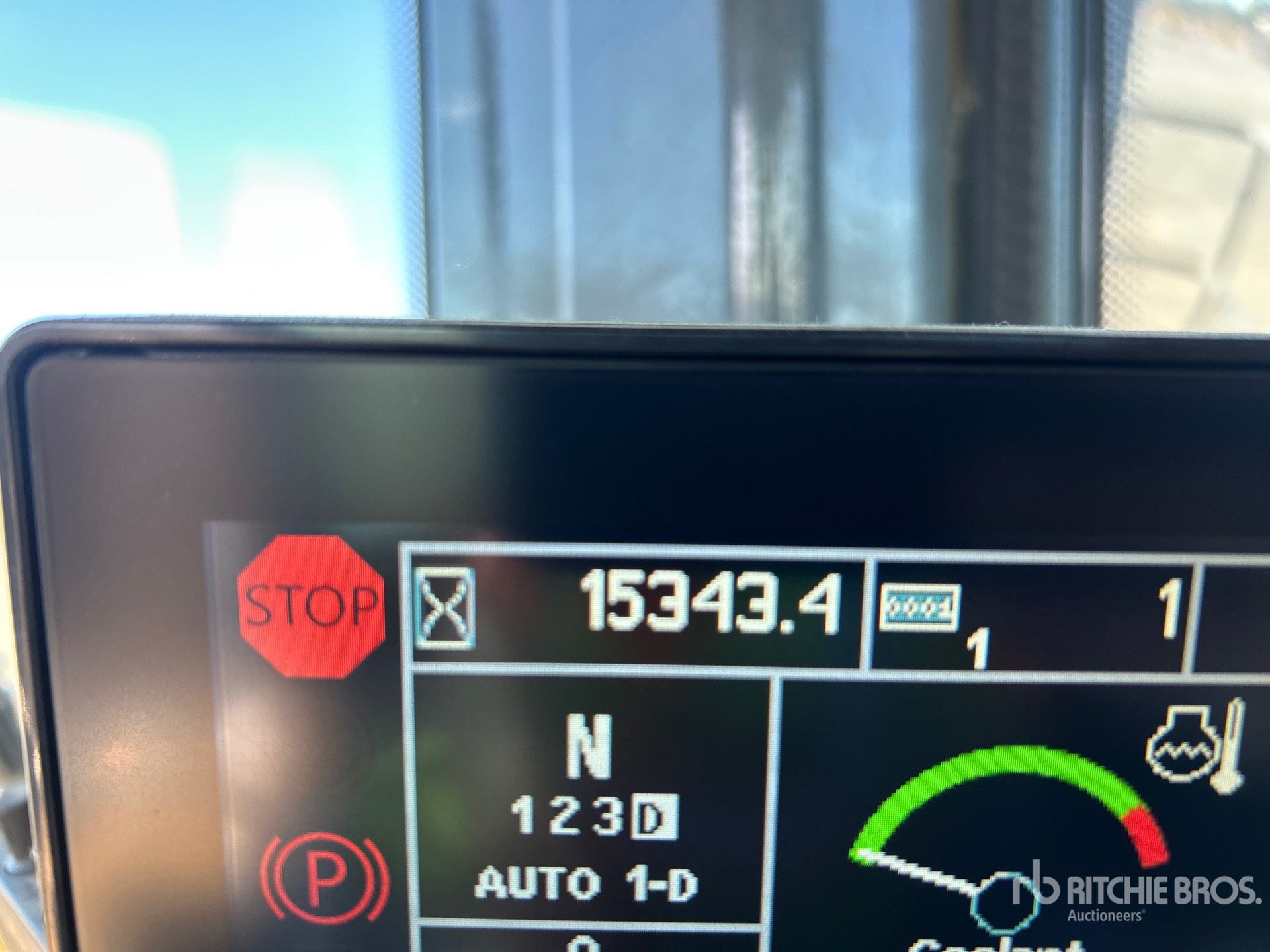 2015 John Deere 844K-II